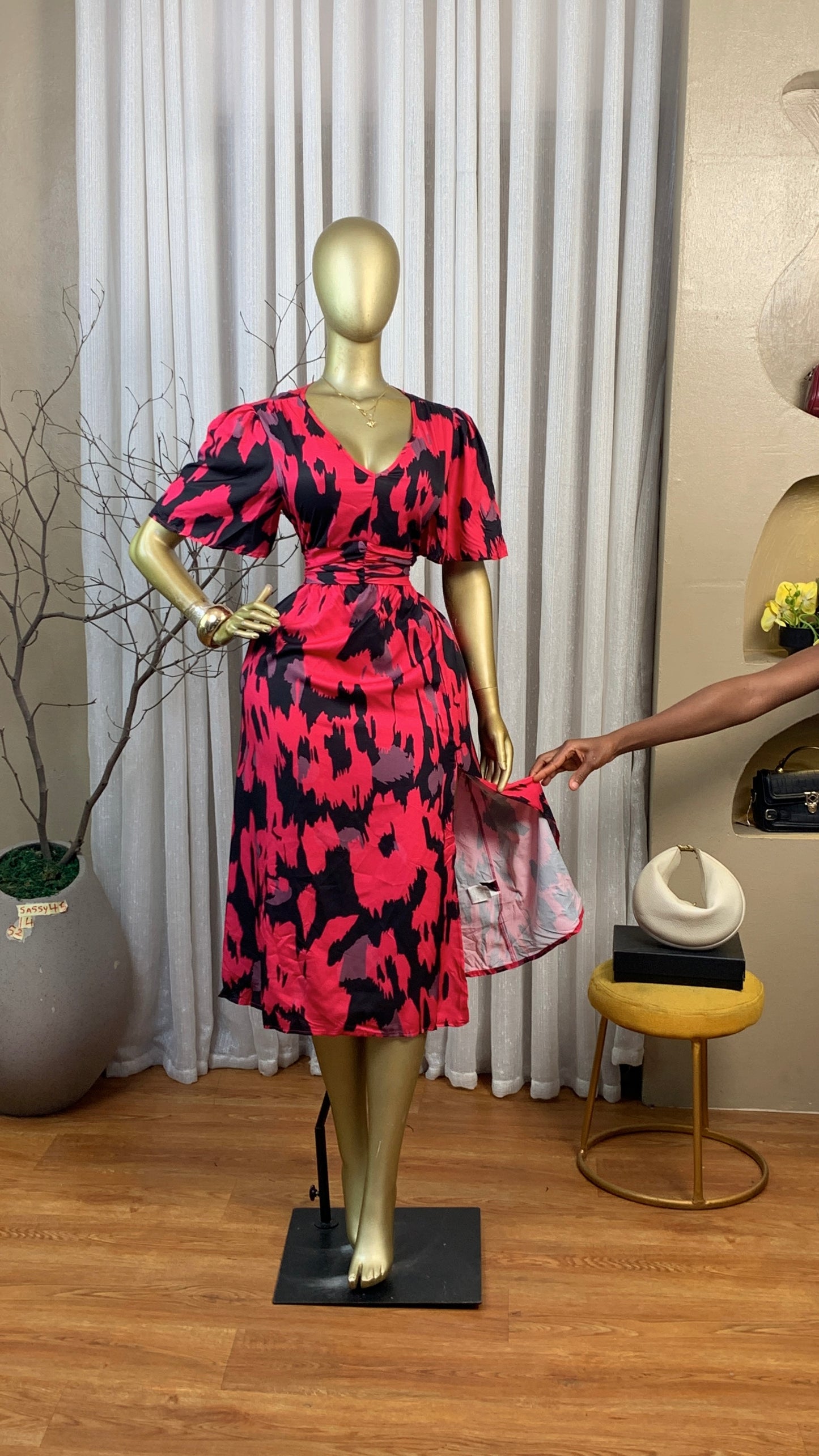 SASSY45 SIZE14 DRESS Length52