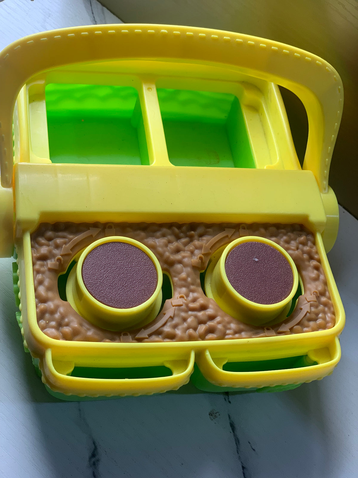 PLAY DOH