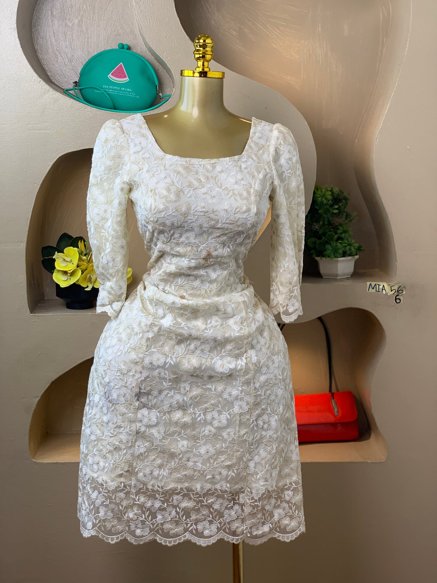 SIZE6 MIA56 (little stain)