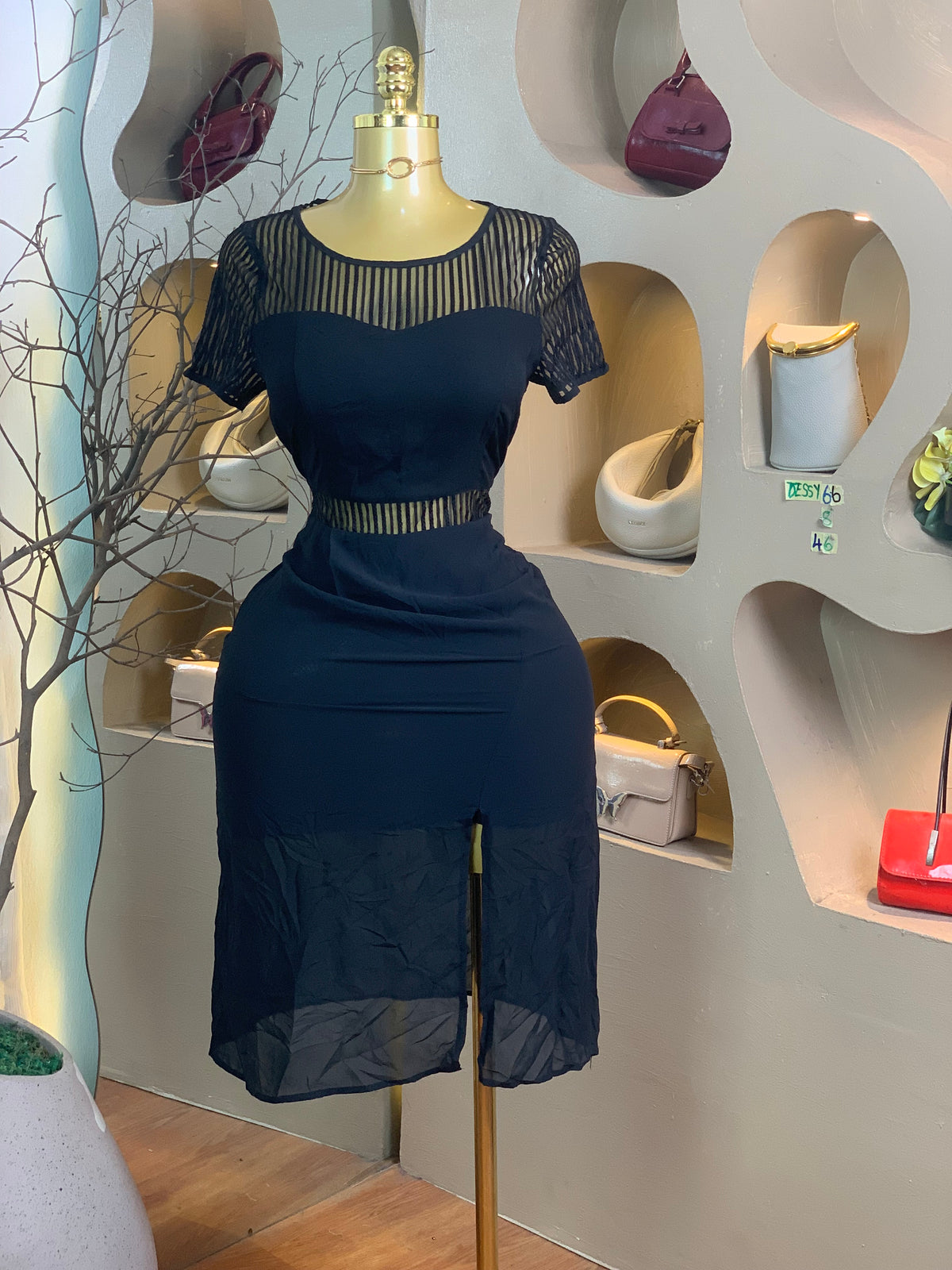 DESSY66 SIZE8 Length46 black dress