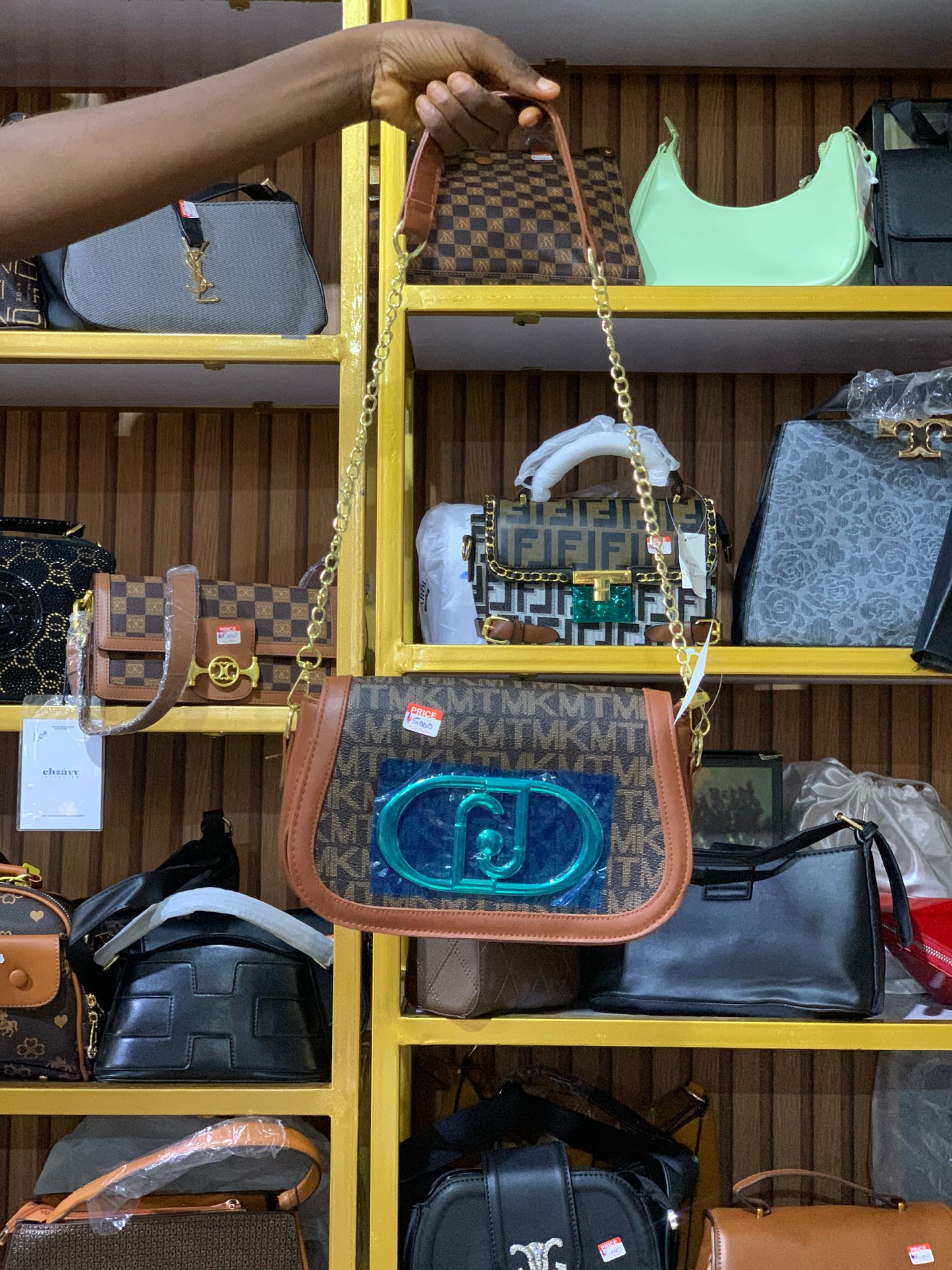 BAG 047