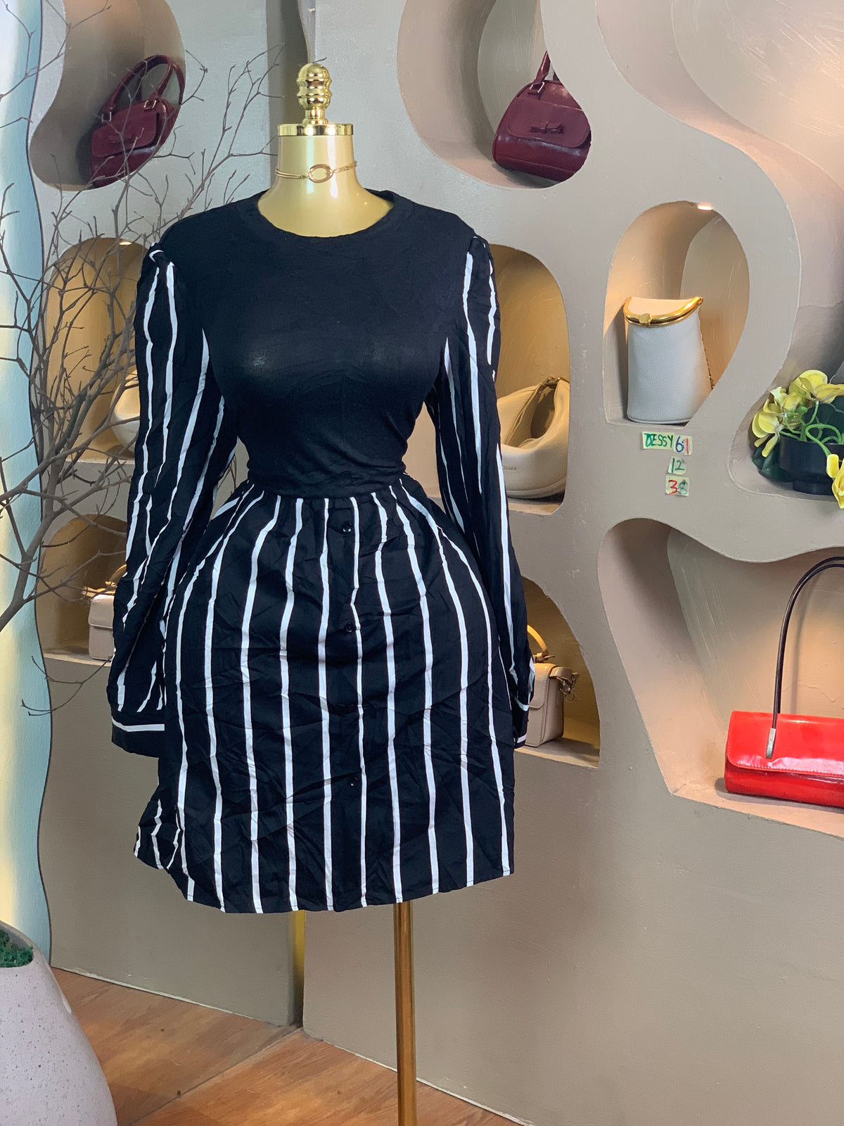 DESSY61 SIZE12 Length38 black&white dress