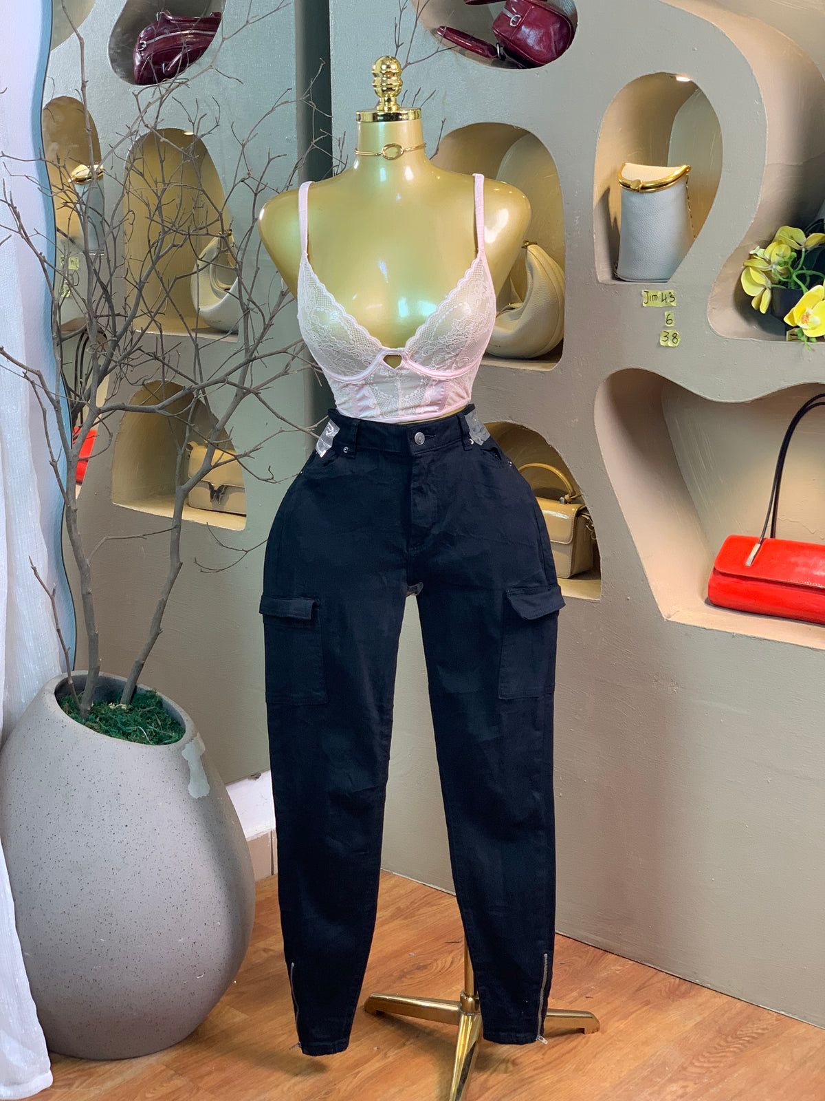 JIM43 SIZE6 Length38 jean only