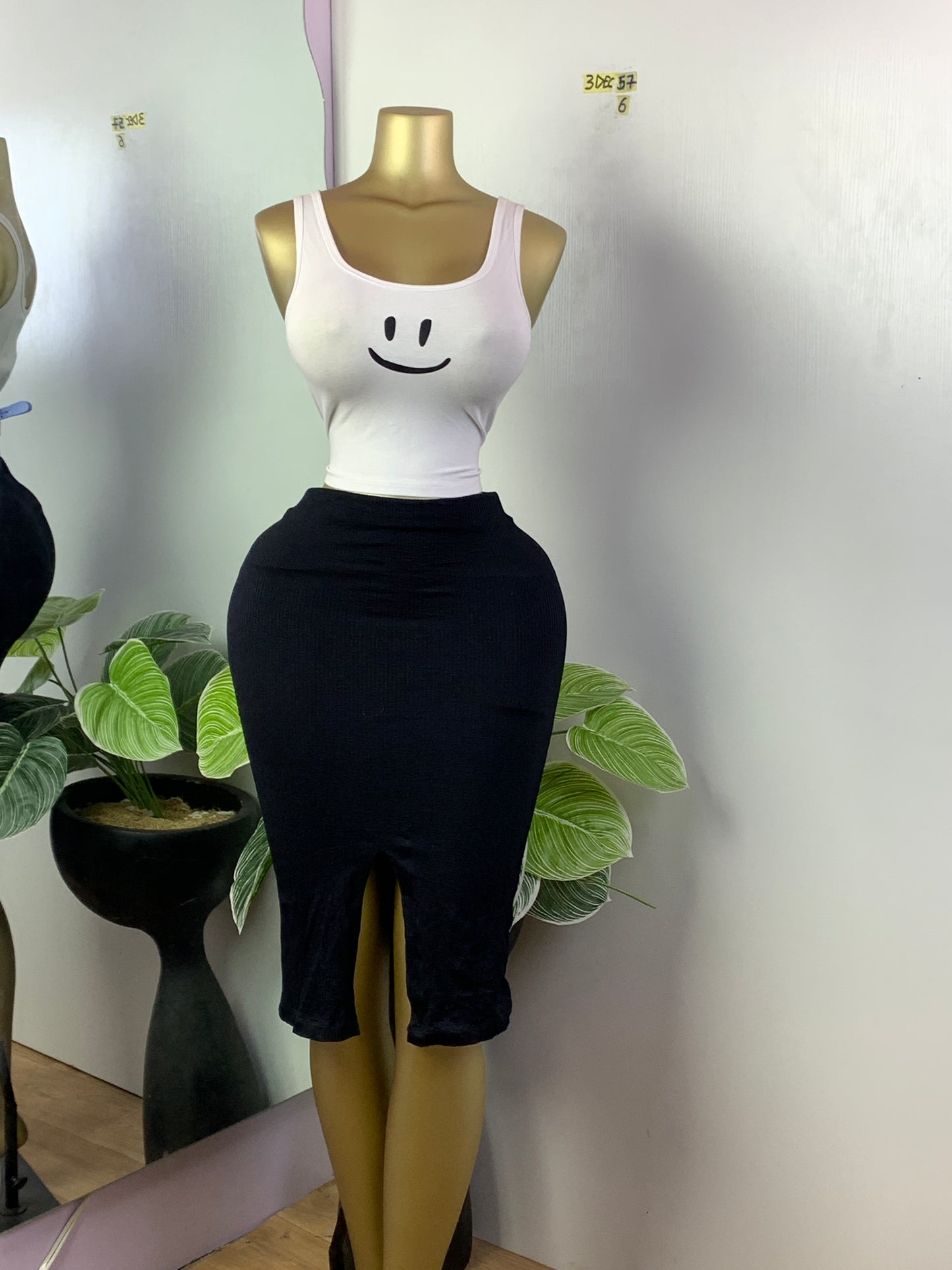 SIZE6 3DEC57(skirt only)