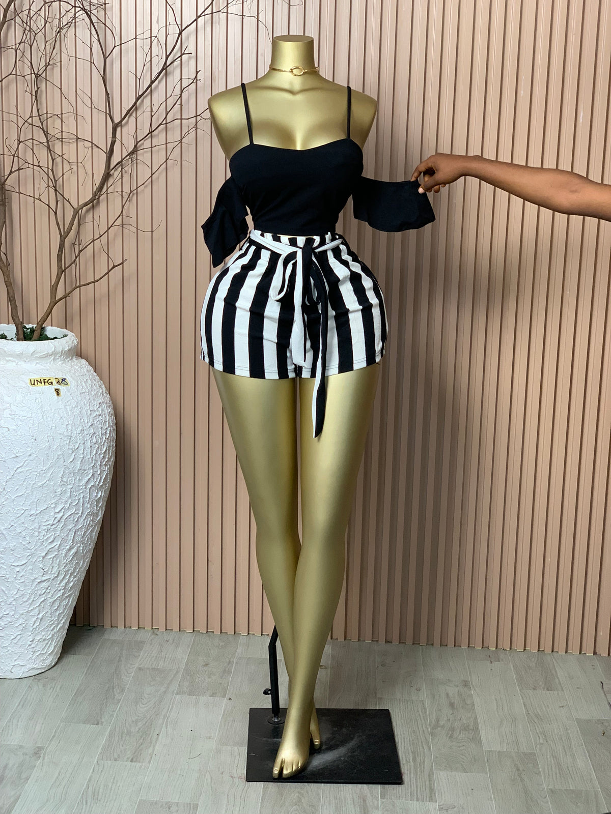 Unforgettable38 SIZE8 Brand new two piece set