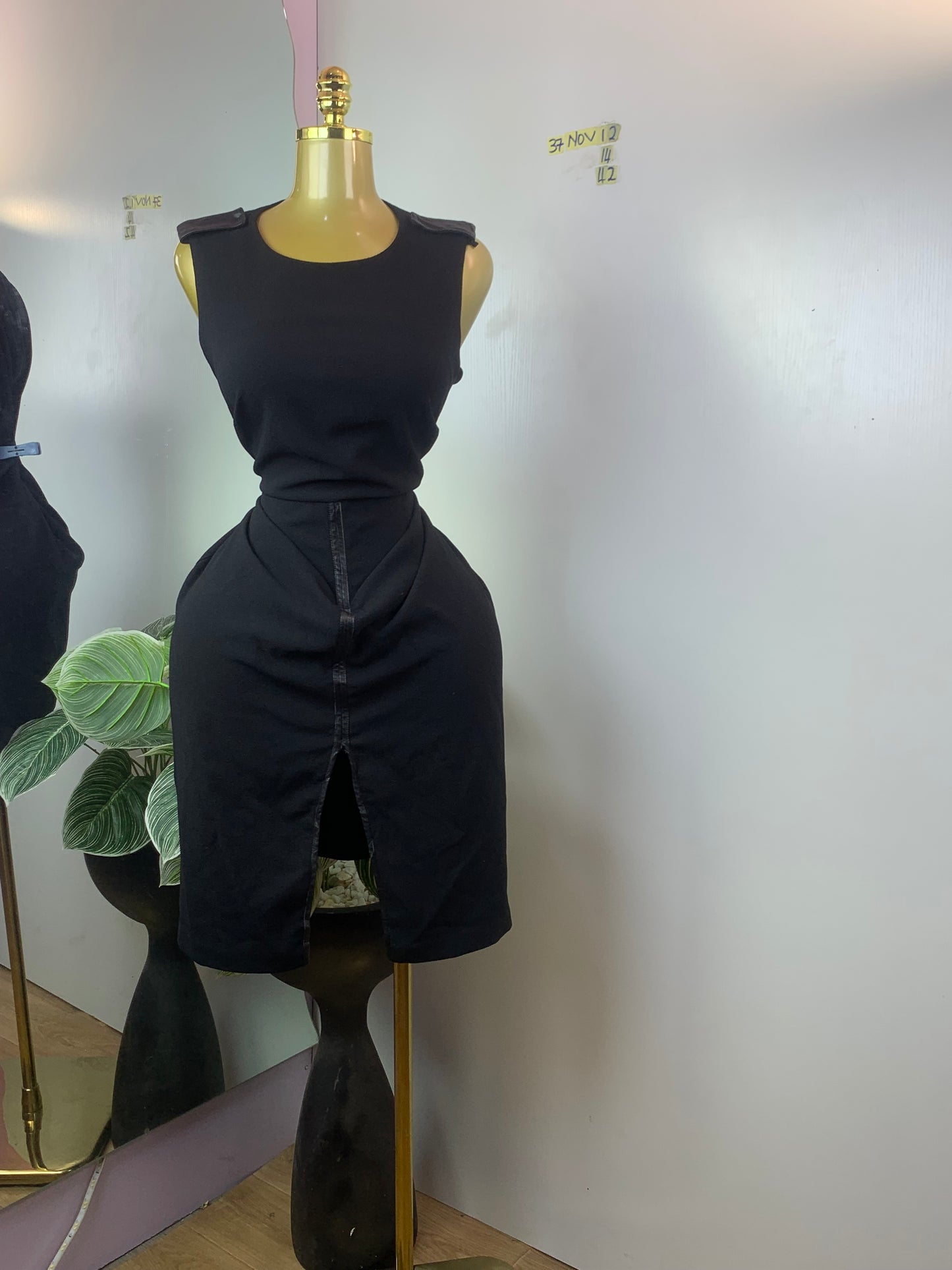 SIZE14 37NOV12 Length42