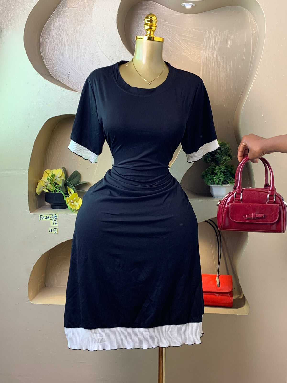 FAVE36 BLACK DRESS SIZE12 Length45