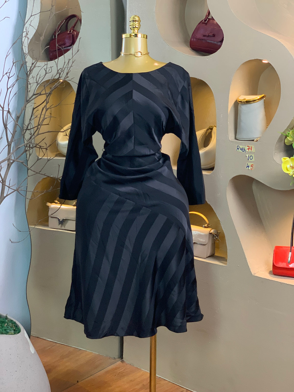 RUTH71 SIZE10 Black DRESS Length45