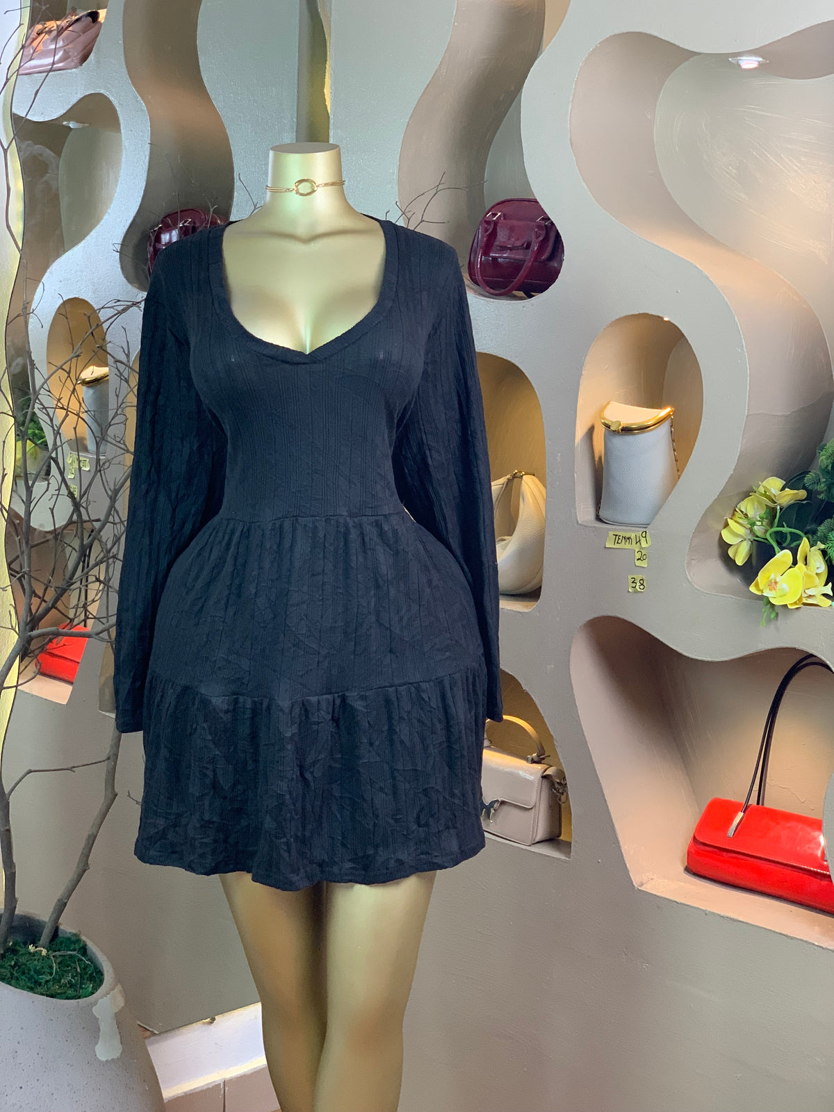 TEMMY49 SIZE20 Length38 black dress