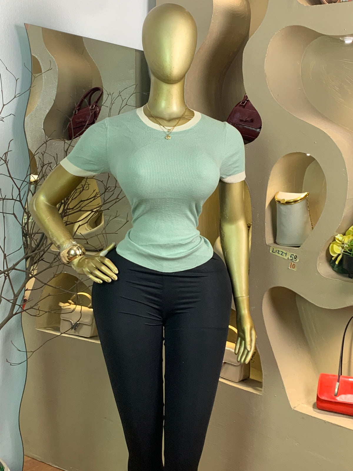 LIZZY58 SIZE10 top only