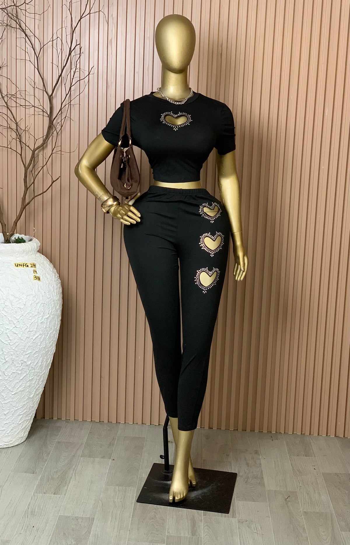 Unforgettable24 SIZE14 Length27 Brand new black two piece