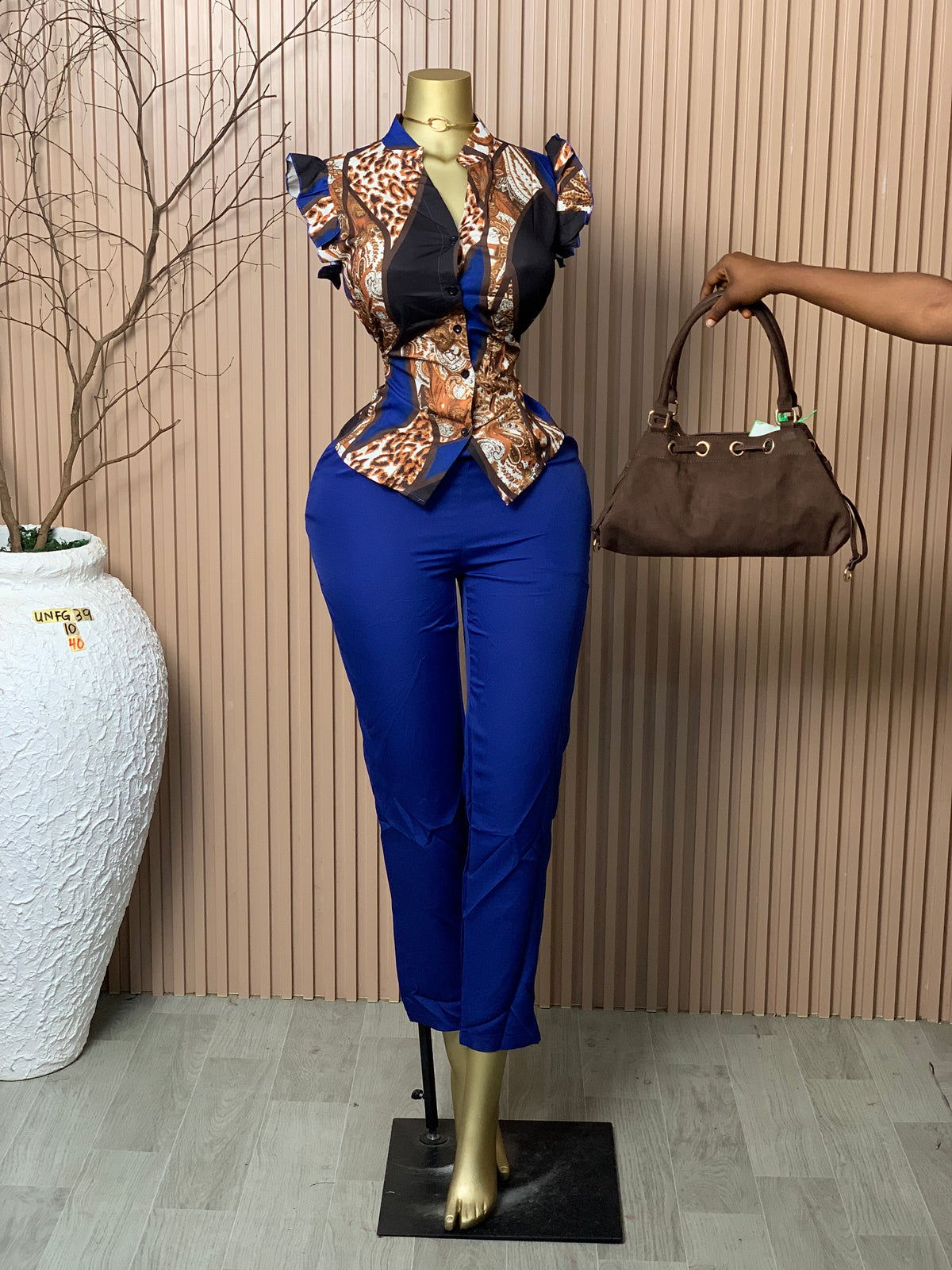 Unforgettable39 SIZE10 Length40Brand new two piece set
