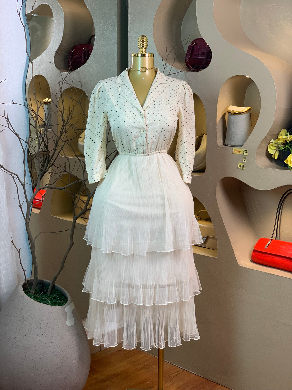 KIYAH77 SIZE8 Length48 white dress