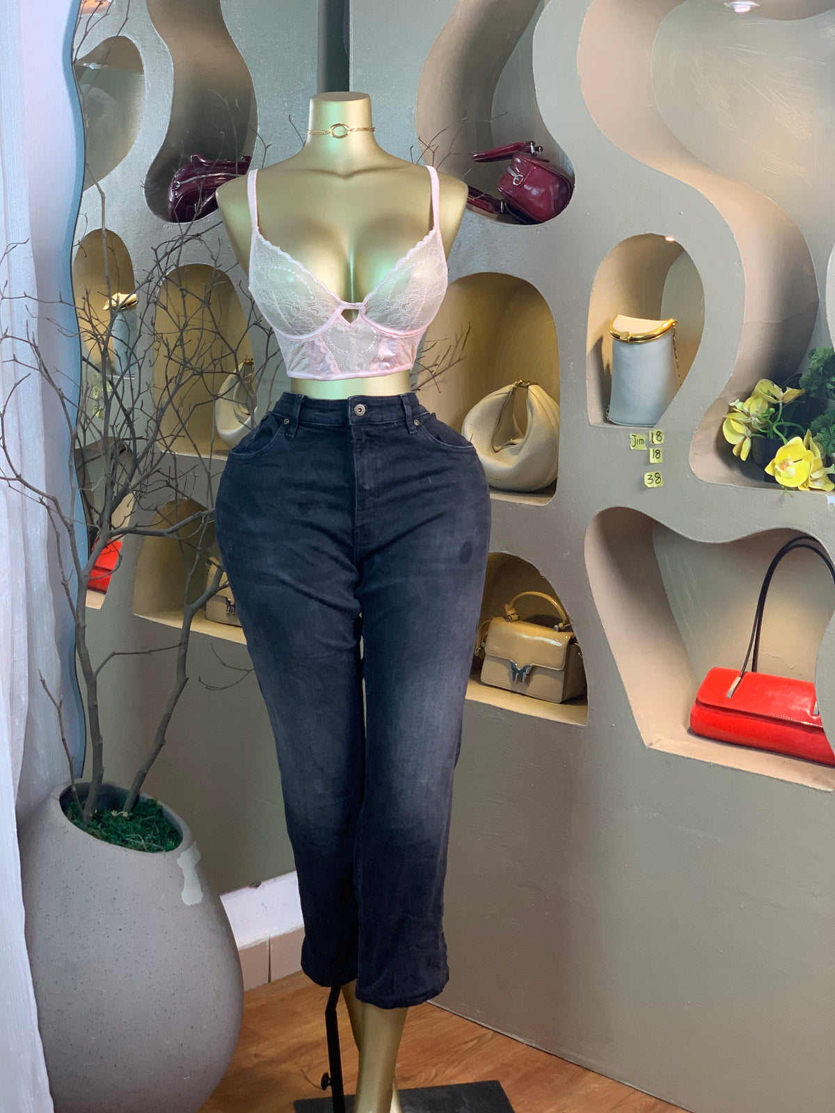 JIM18 SIZE18 Length38 jean only