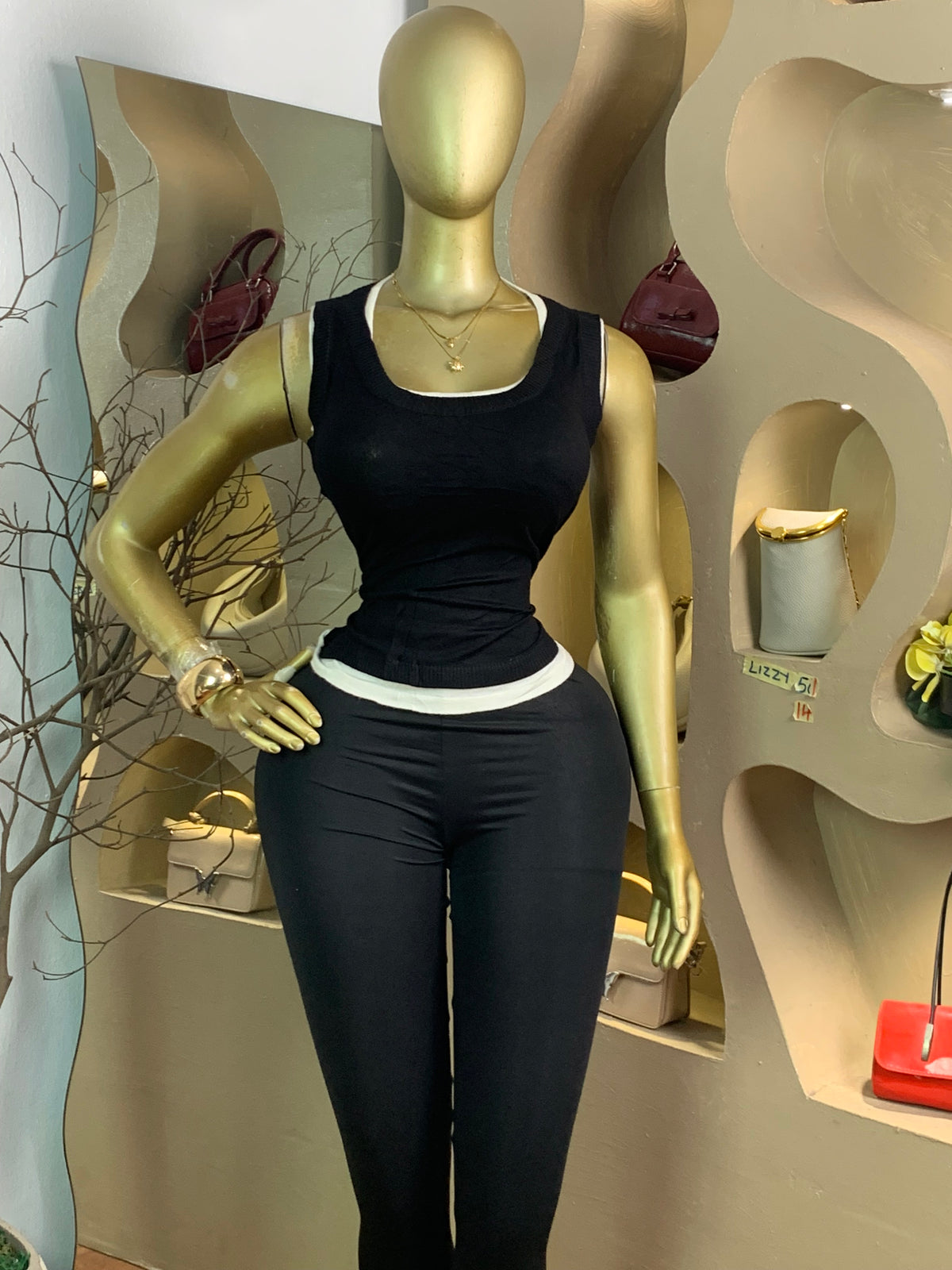 LIZZY51 SIZE14 top only