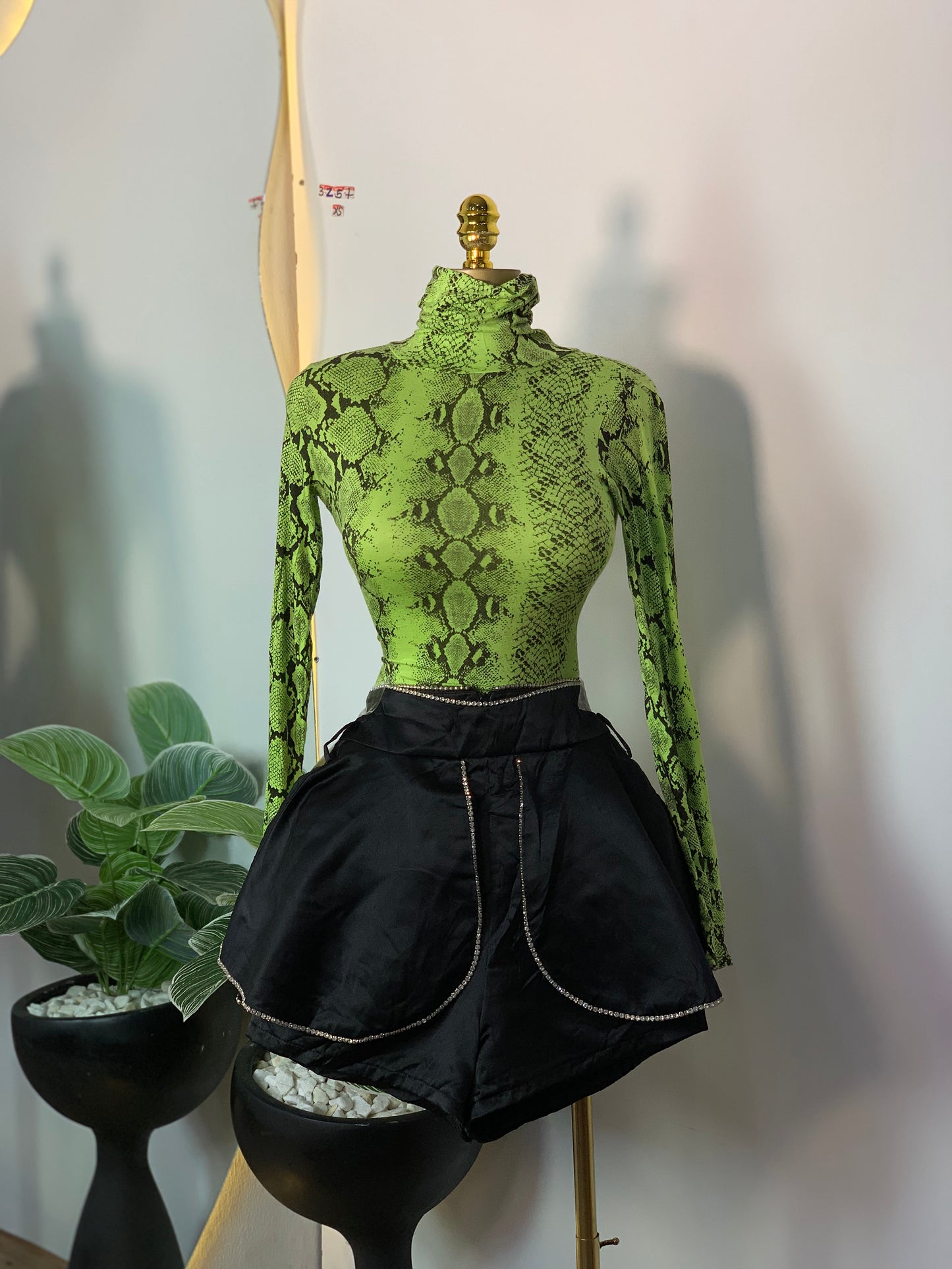 SIZE6 3Z57B(short only)