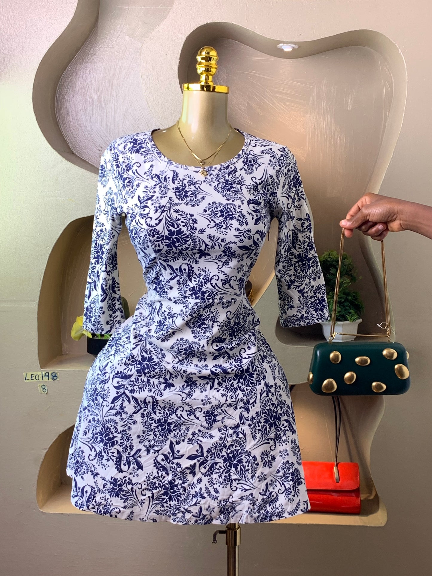 LEO198 WHITE&BLUE DRESS SIZE8