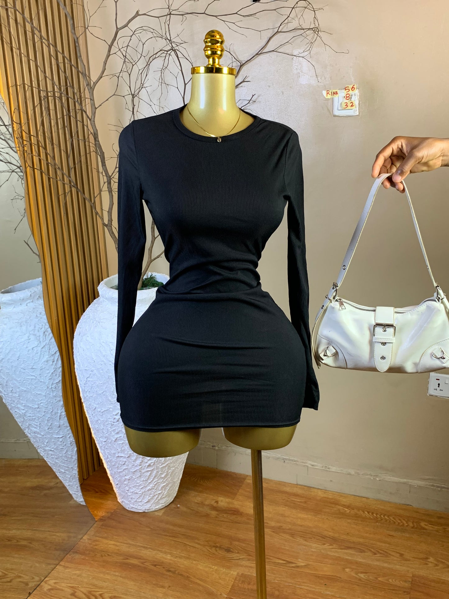 RINA56 SIZE8 Length32 black dress