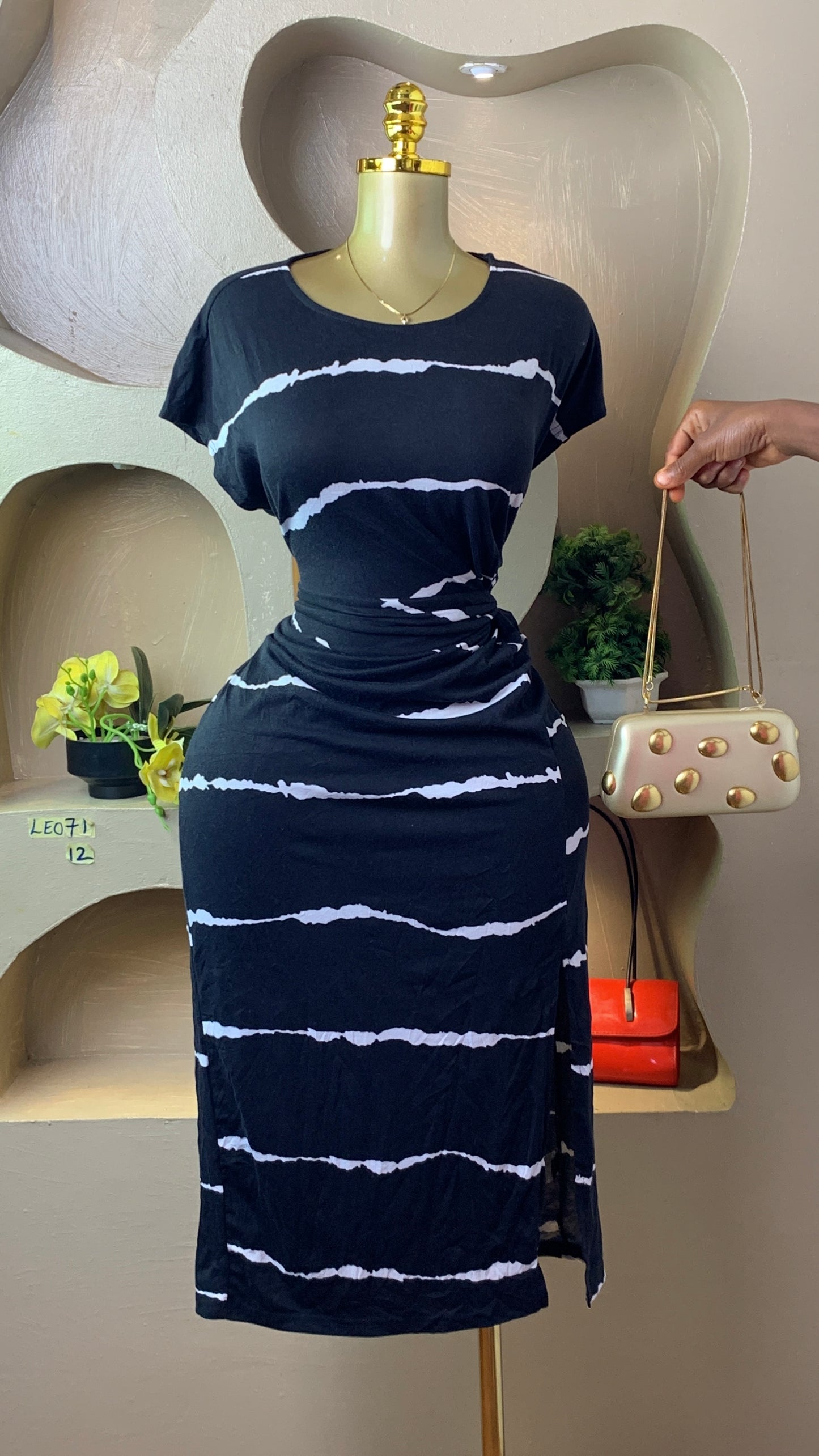 LEO71 BLACK&WHITE DRESS SIZE12