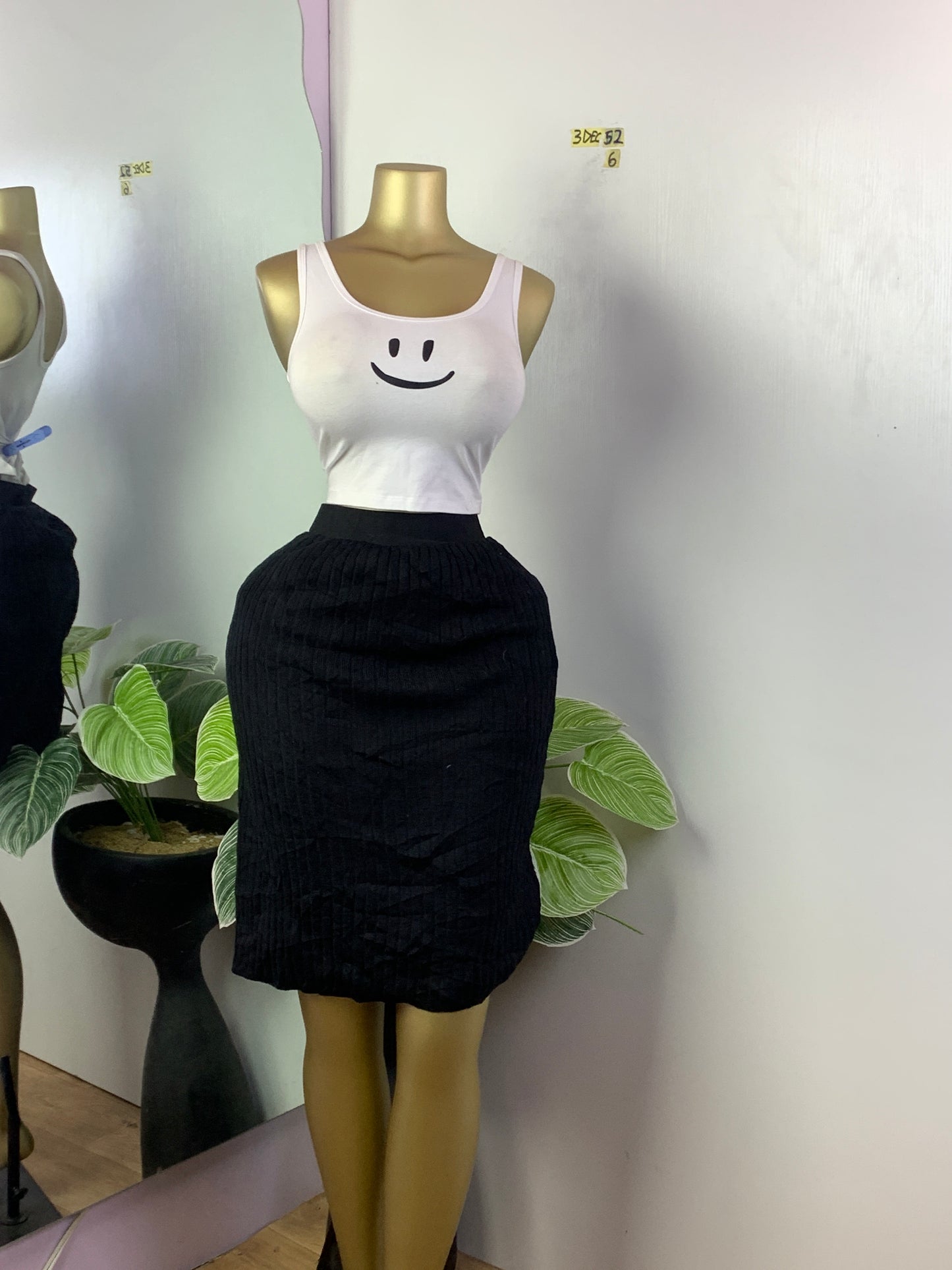 SIZE6 3DEC56(skirt only)