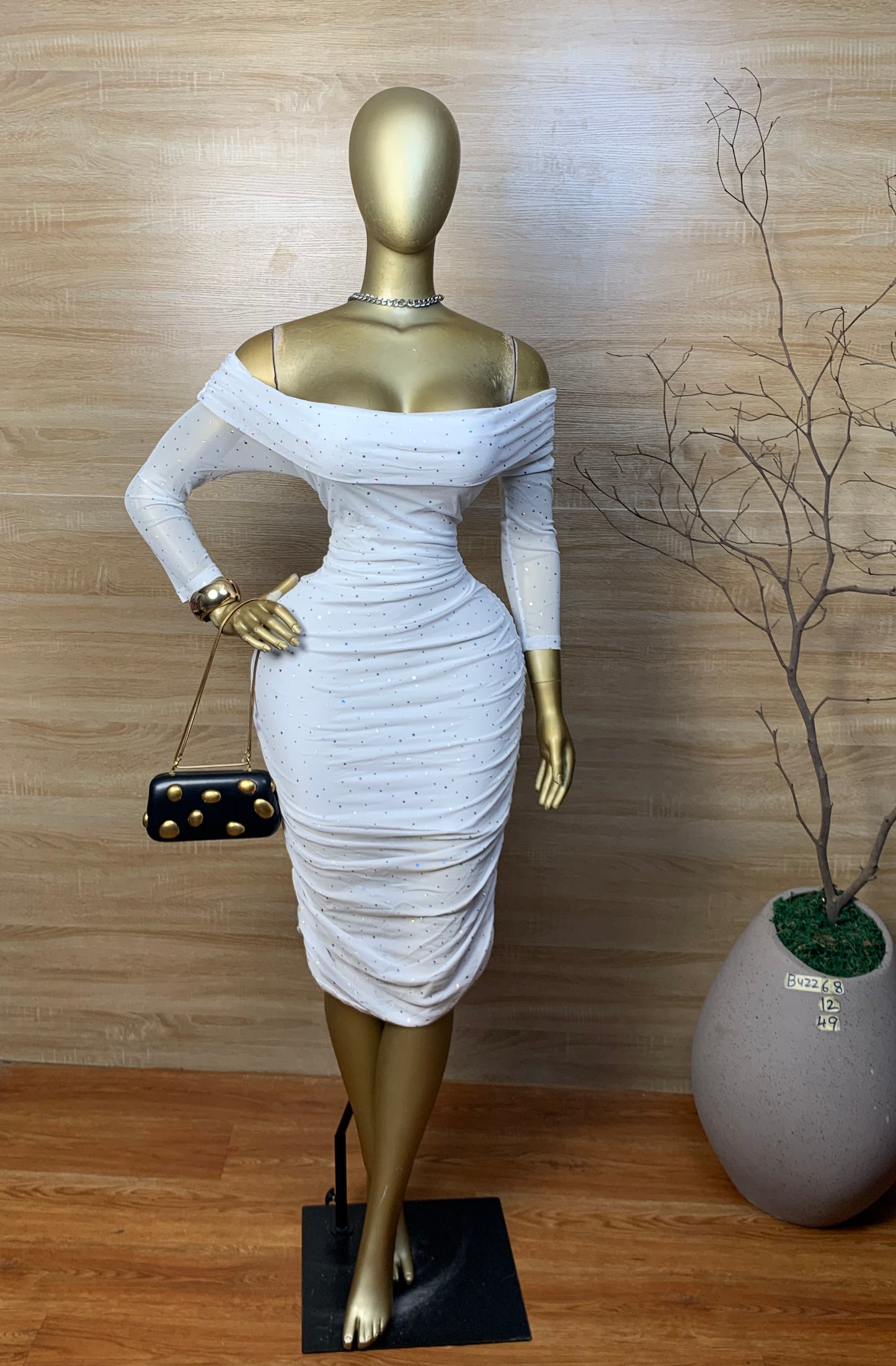SIZE12 BUZZ68 WHITE DRESS Length49