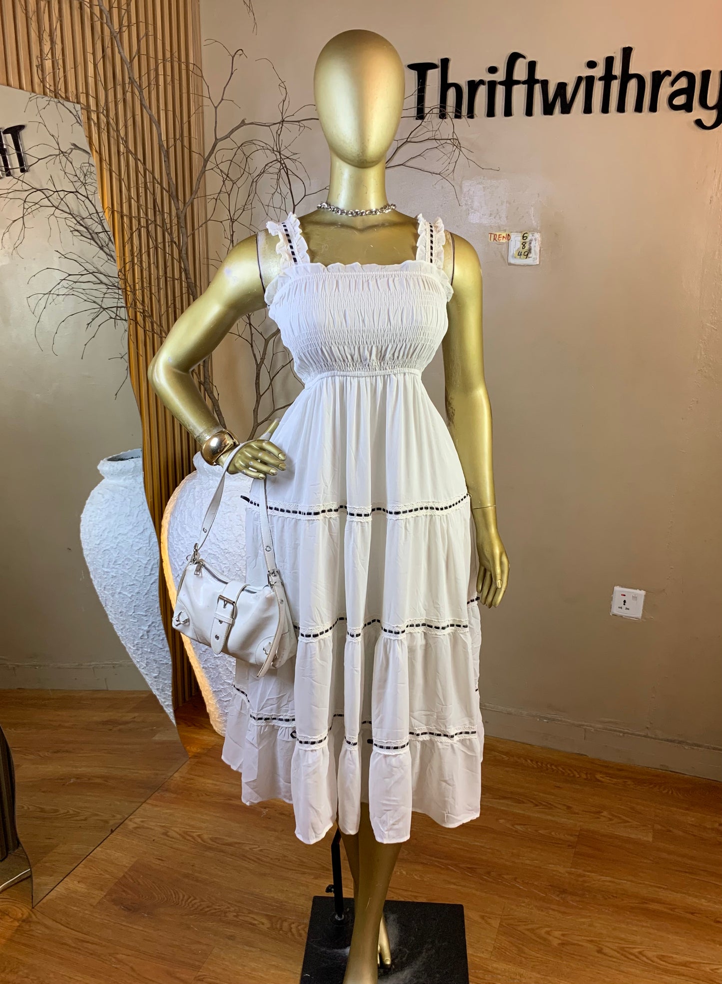 TREND6 SIZE8 Length49 white dress
