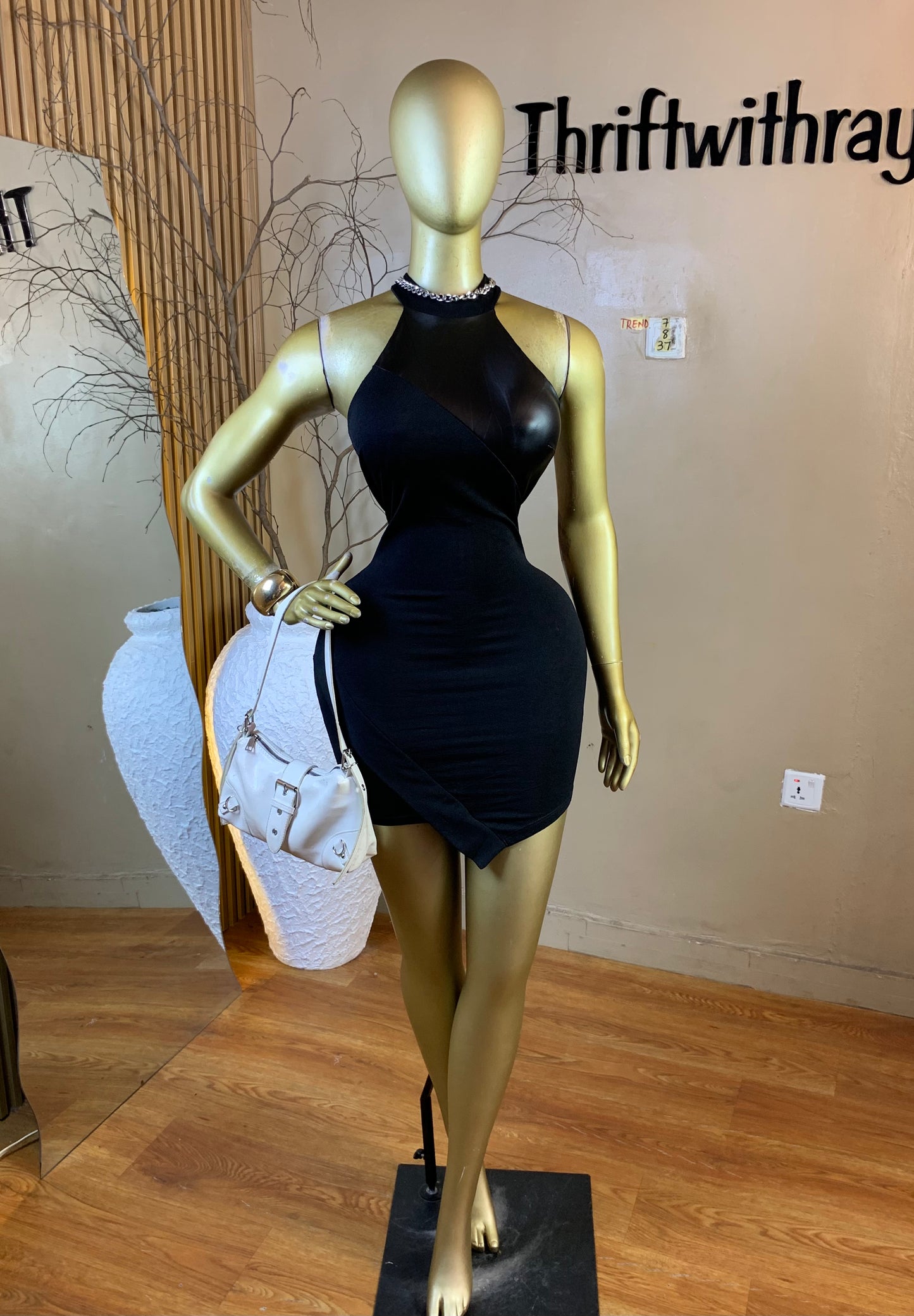 TREND7 SIZE8 Length37 black dress
