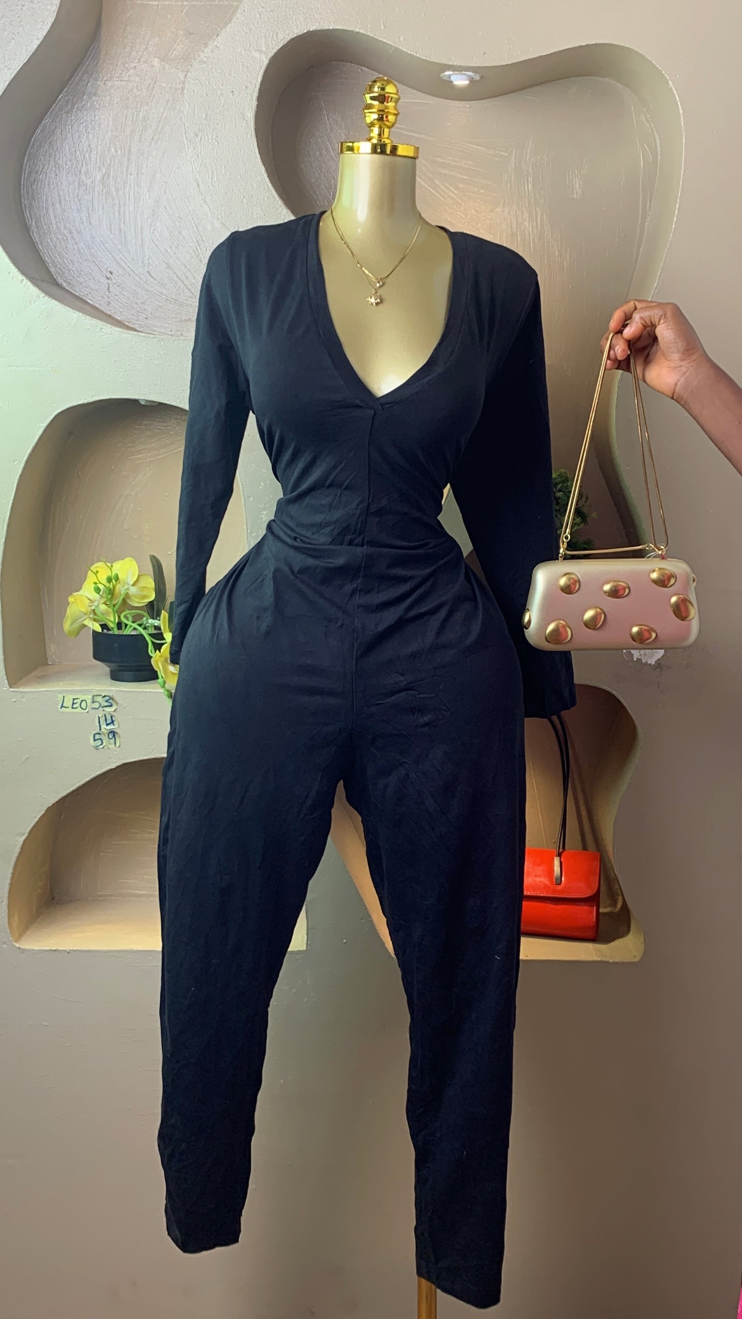 LEO53 BLACK JUMPSUIT SIZE14 Length59