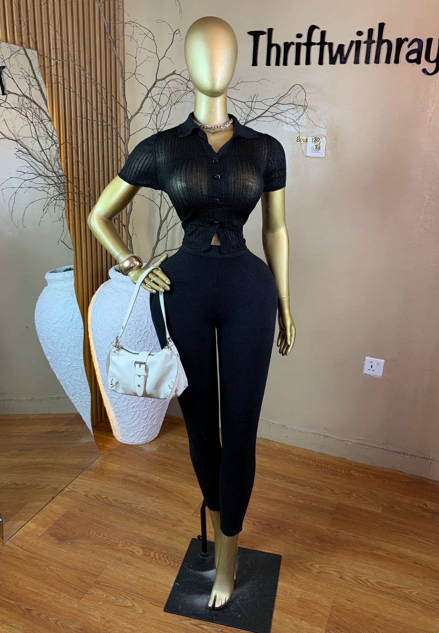 BOLD180 SIZE8 black top