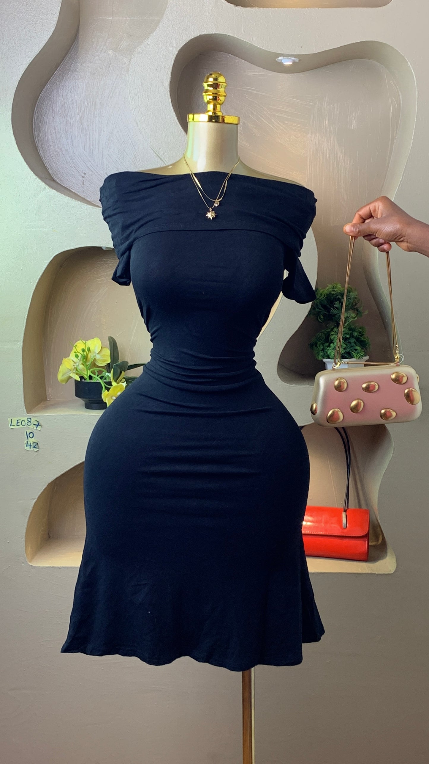 LEO87 BLACK DRESS SIZE10 Length42