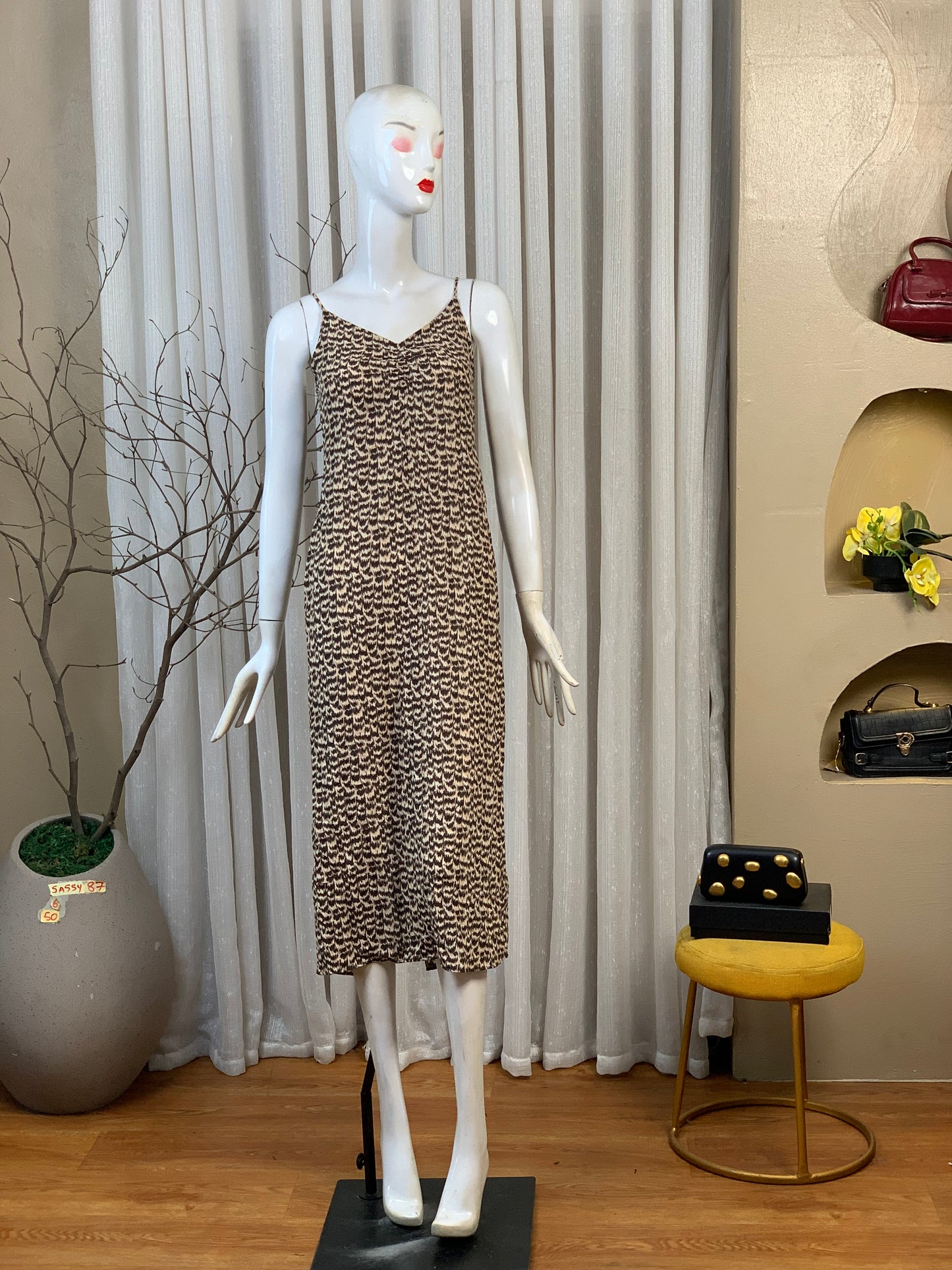 SASSY87 SIZE6 DRESS Length50