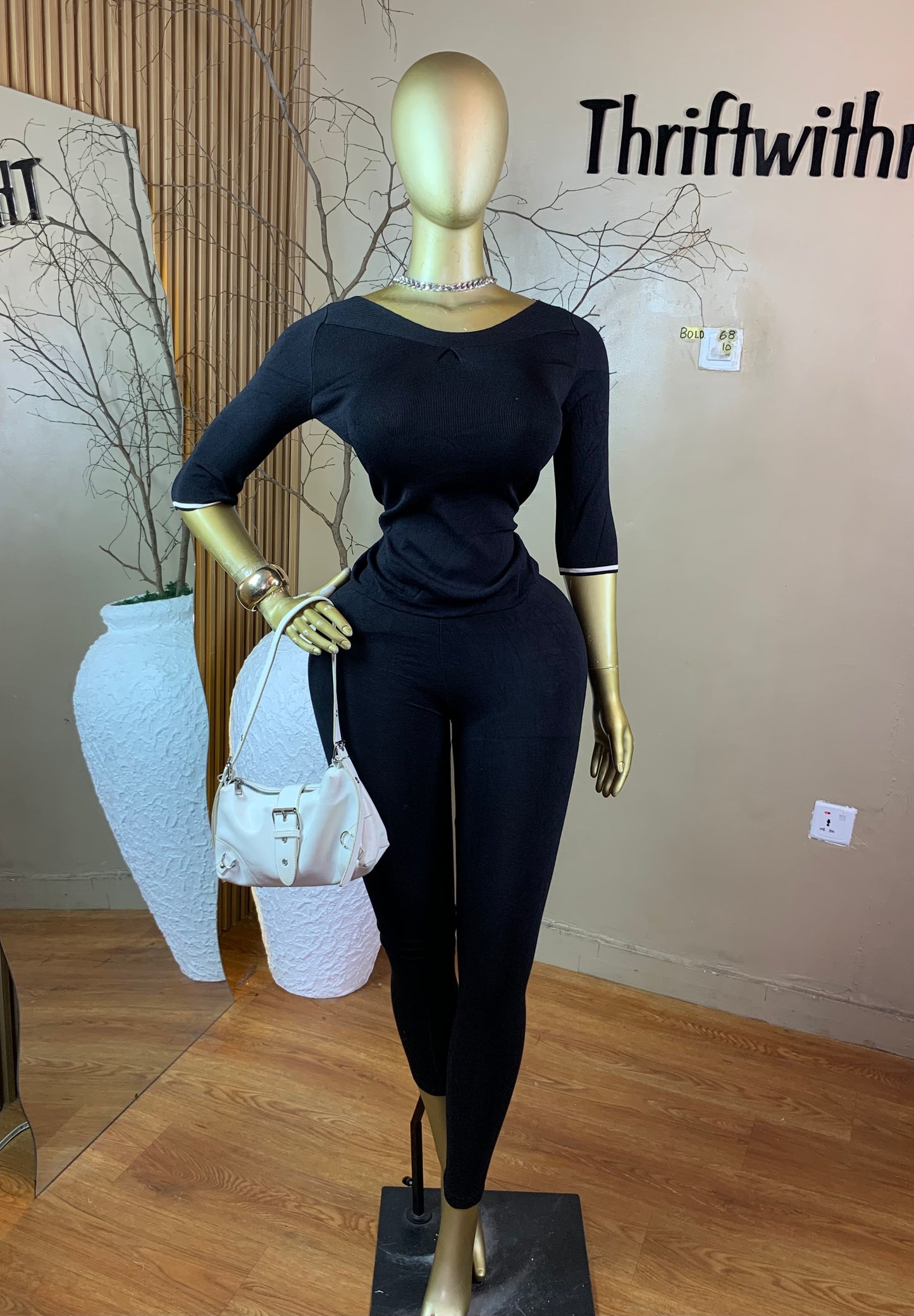 SIZE10 BOLD68 BLACK TOP