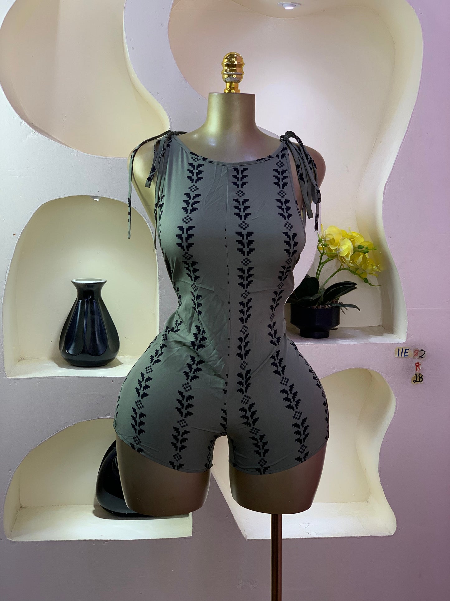 SIZE8 11E82 Length28