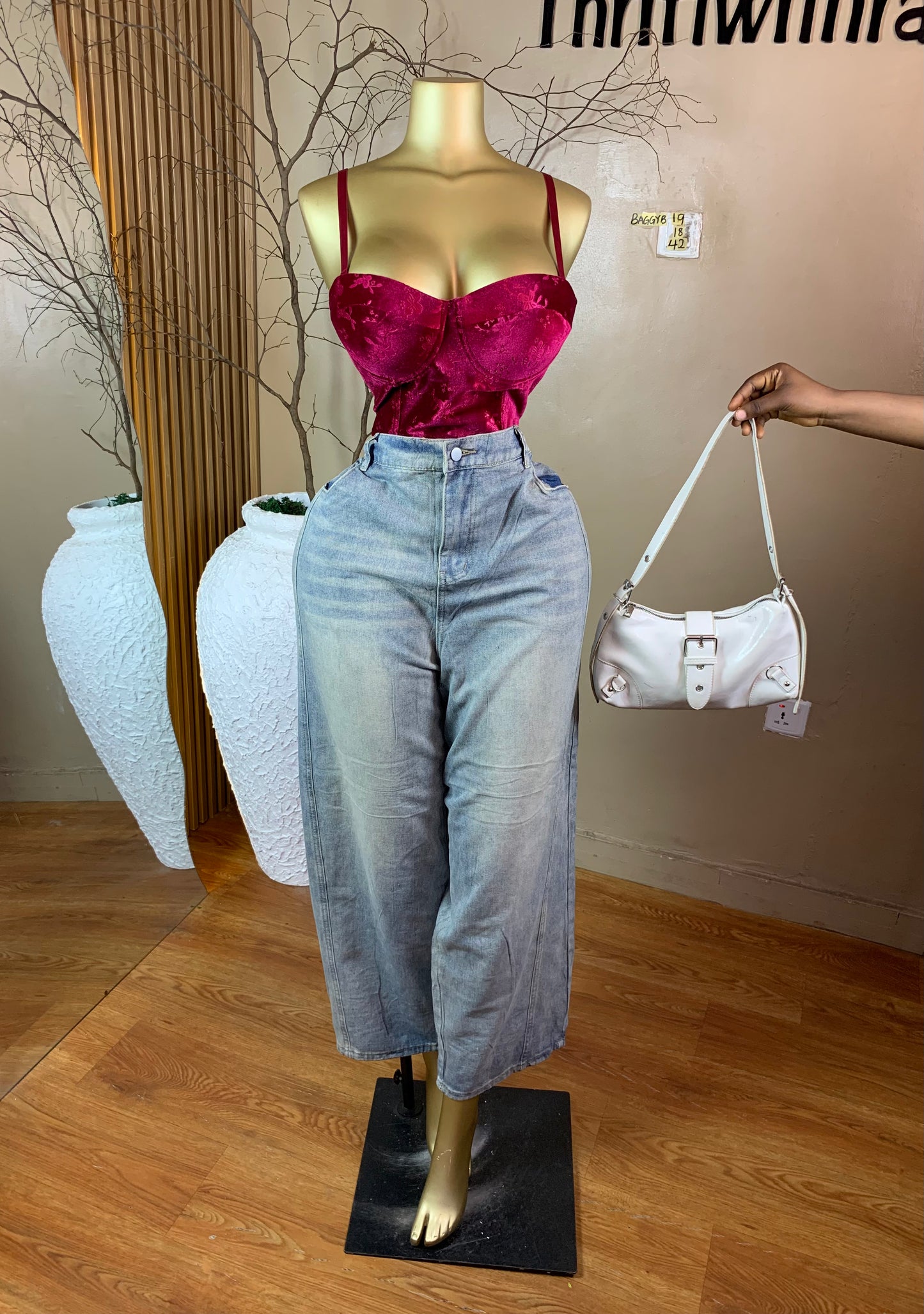 SIZE18 BAGGYB19 Length42 Jean only
