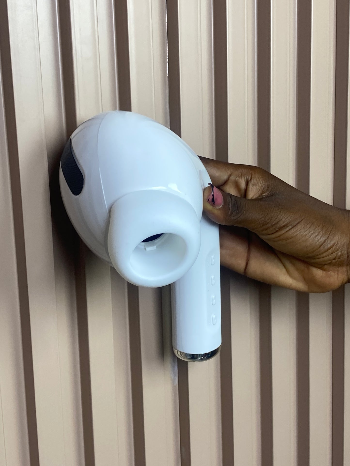 Big pea headphones speaker