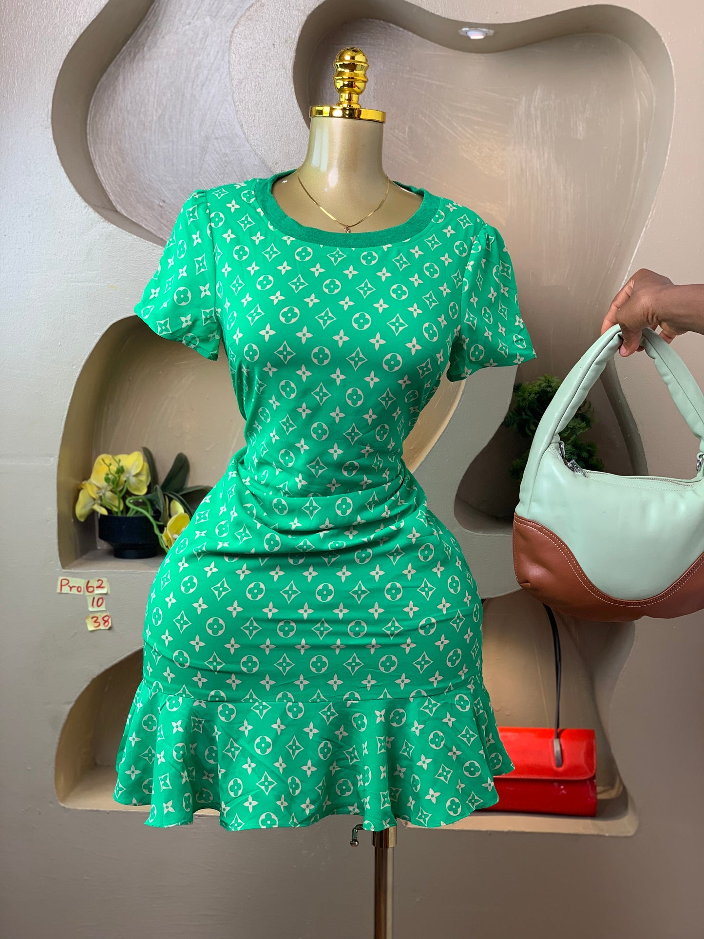 PRO62 SIZE10 Green DRESS Length38