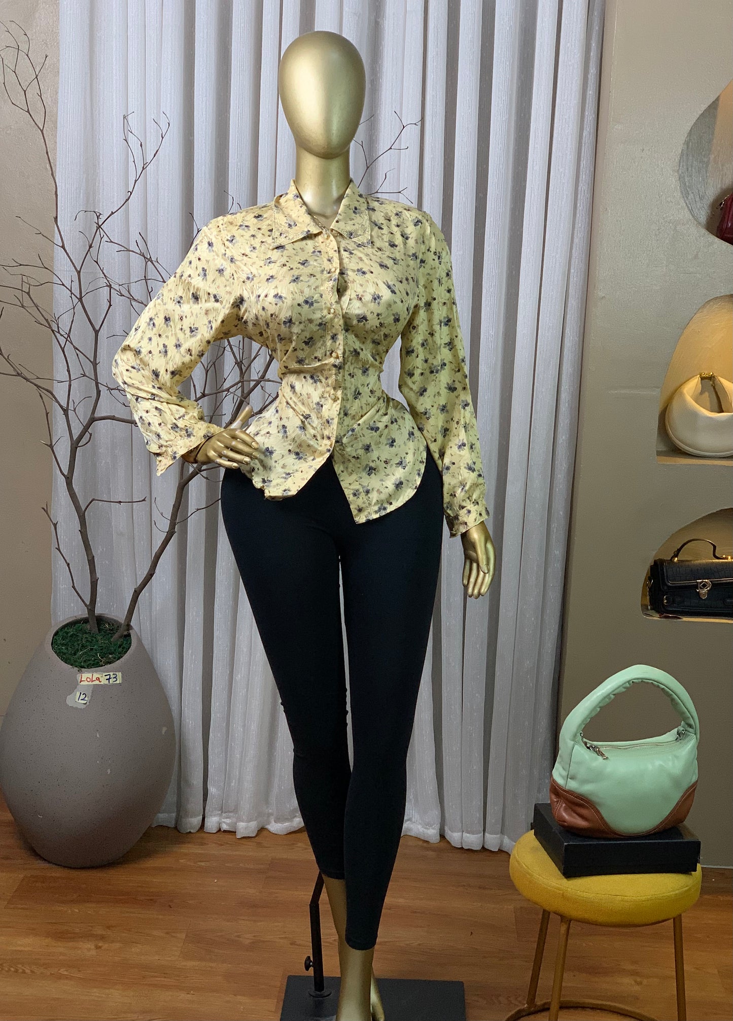 LOLA73 SIZE12 shirt only