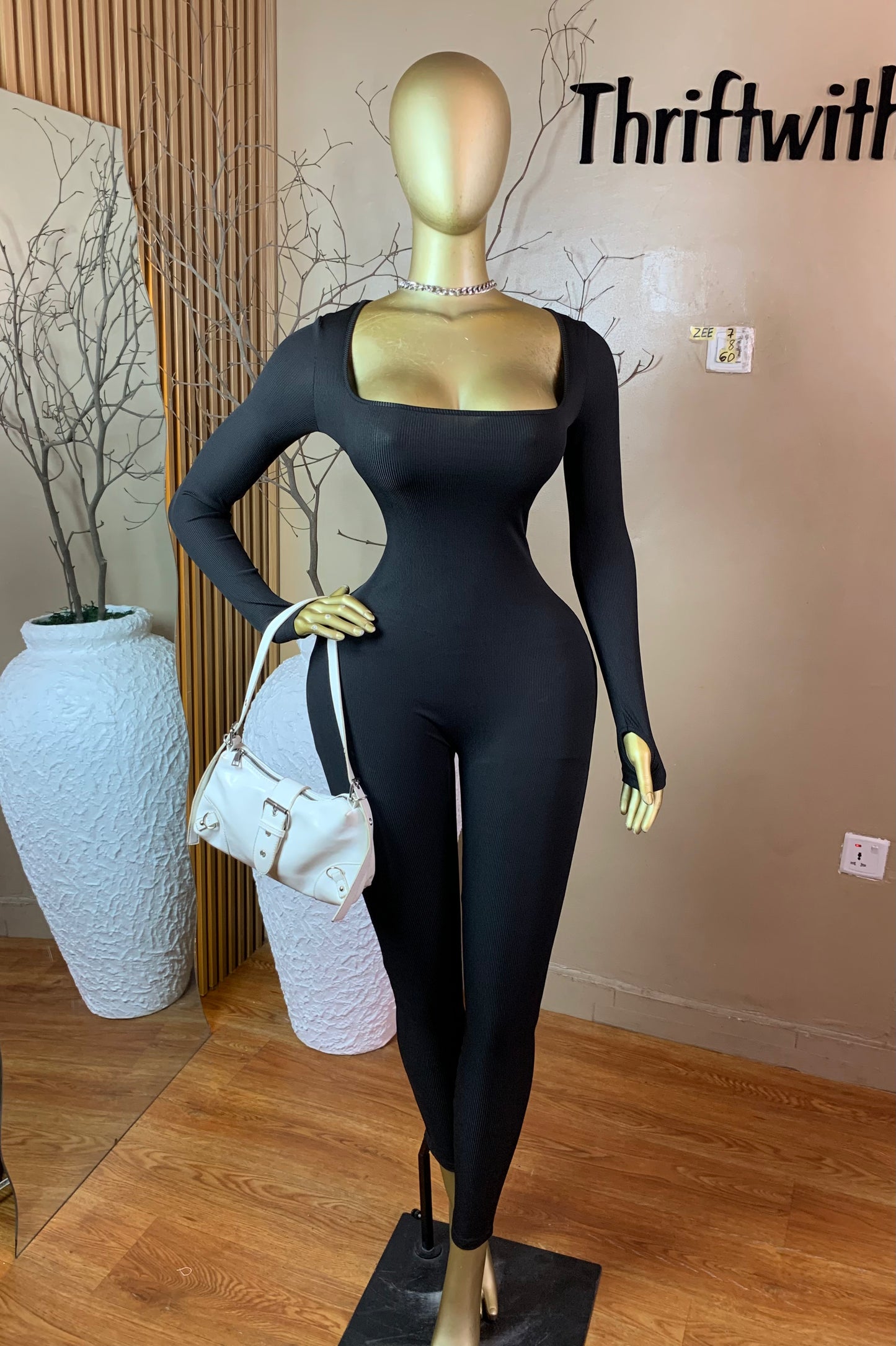 ZEE7 BLACK JUMPSUIT SIZE8 Length60