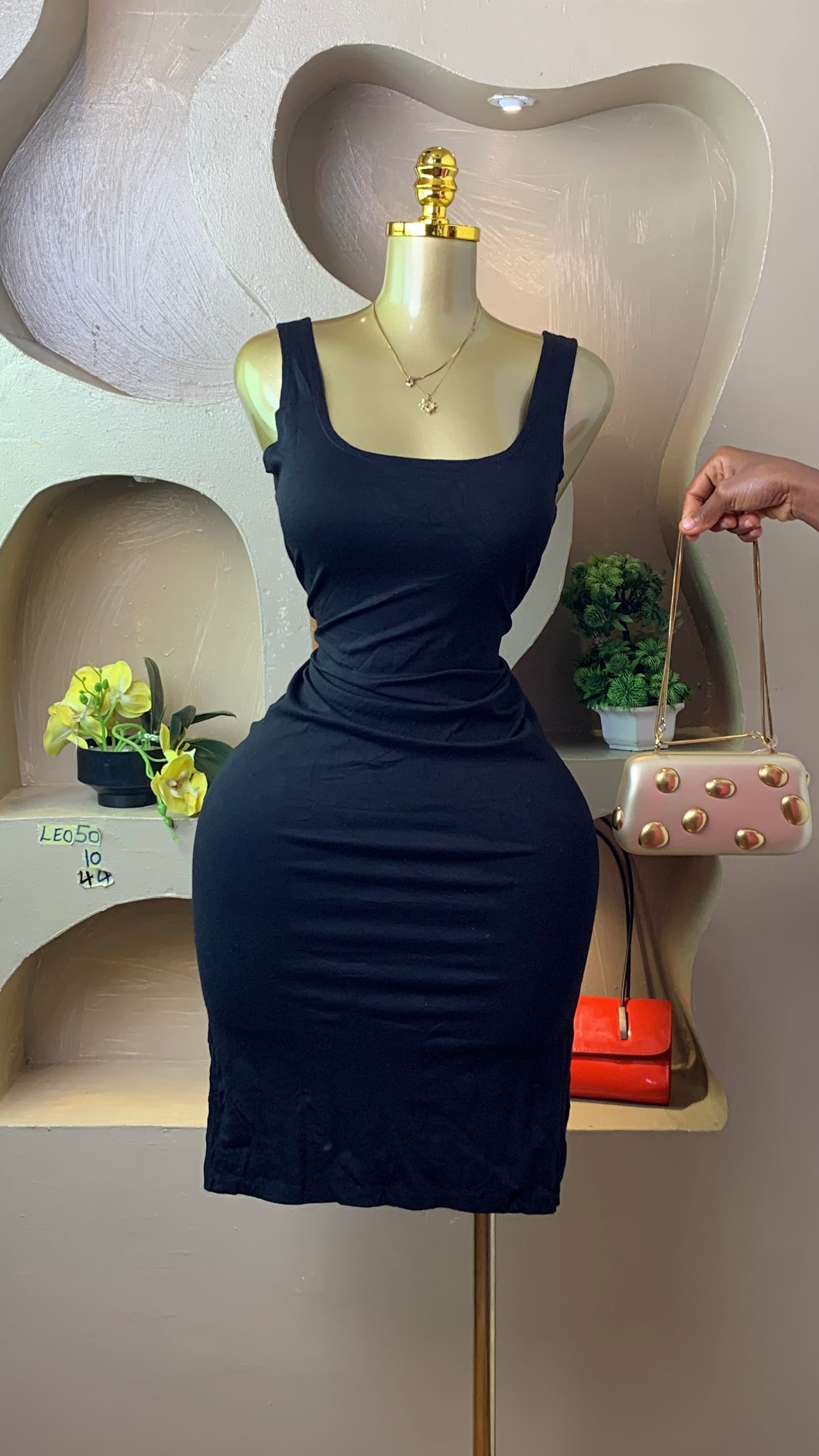 LEO50 BLACK DRESS SIZE10 Length44