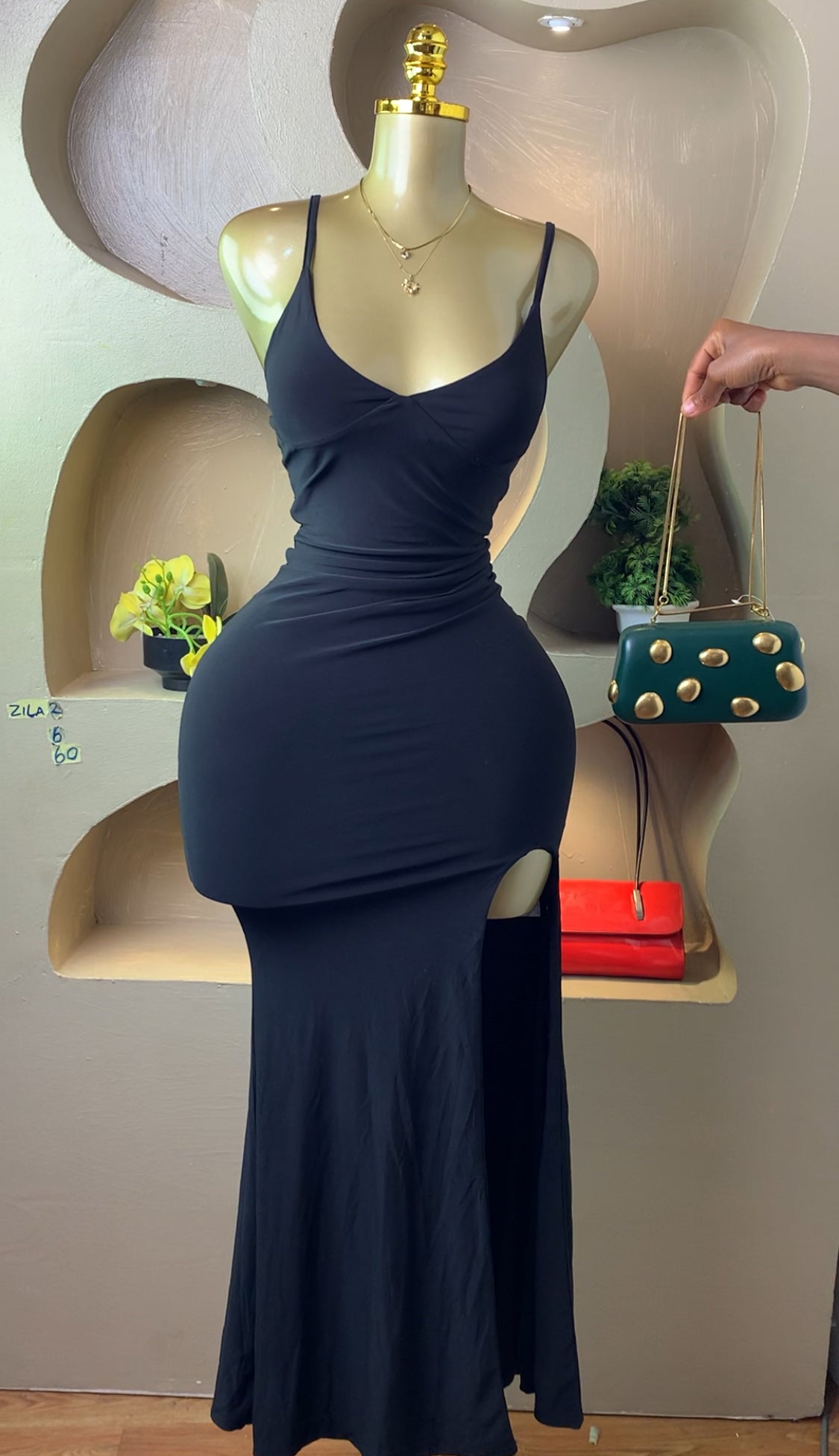ZILA2 BLACK DRESS SIZE6 Length60