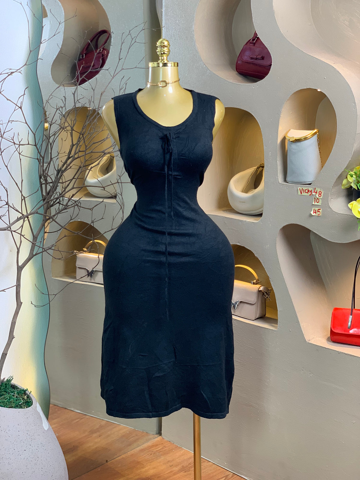 VICKY48 SIZE10 Black DRESS Length45