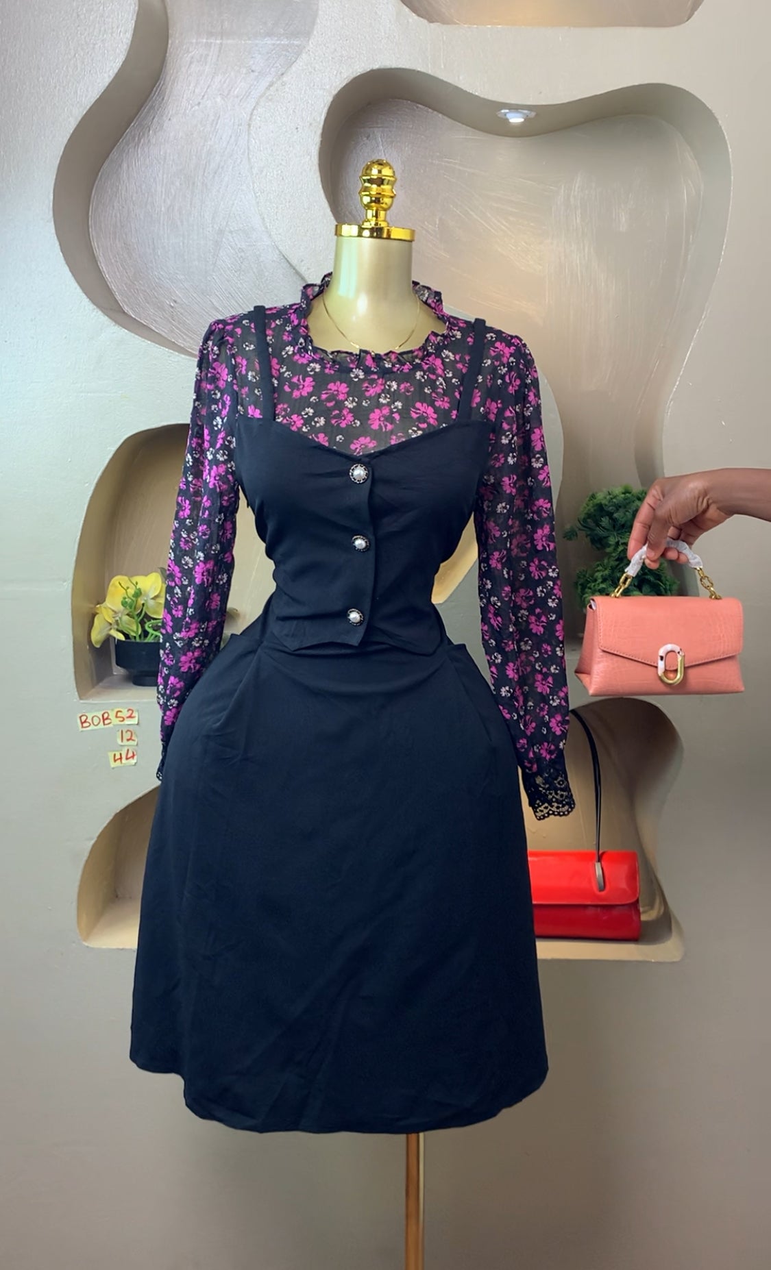 BOB52 SIZE12 DRESS Length44