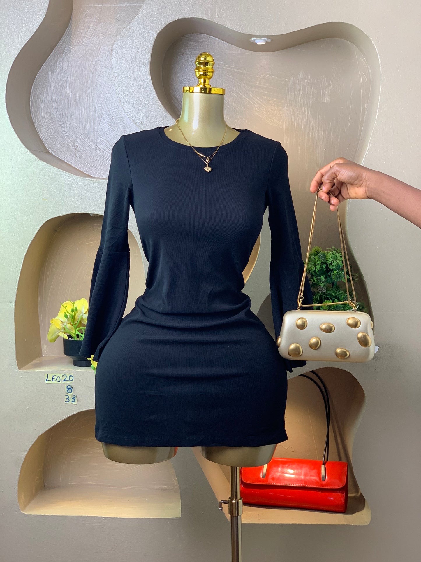 LEO20 BLACK DRESS SIZE8 Length33