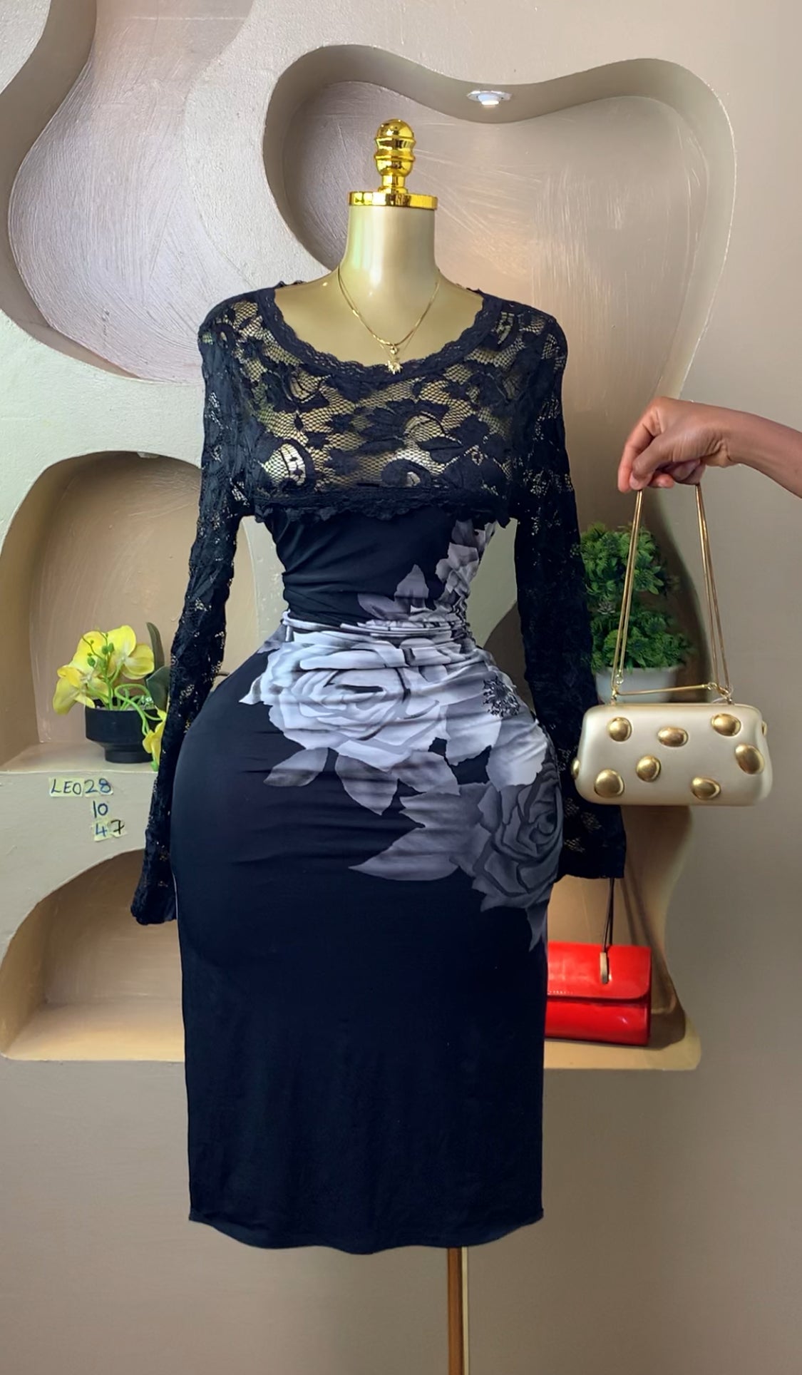 LEO28 BLACK FLORAL DRESS SIZE10 Length47