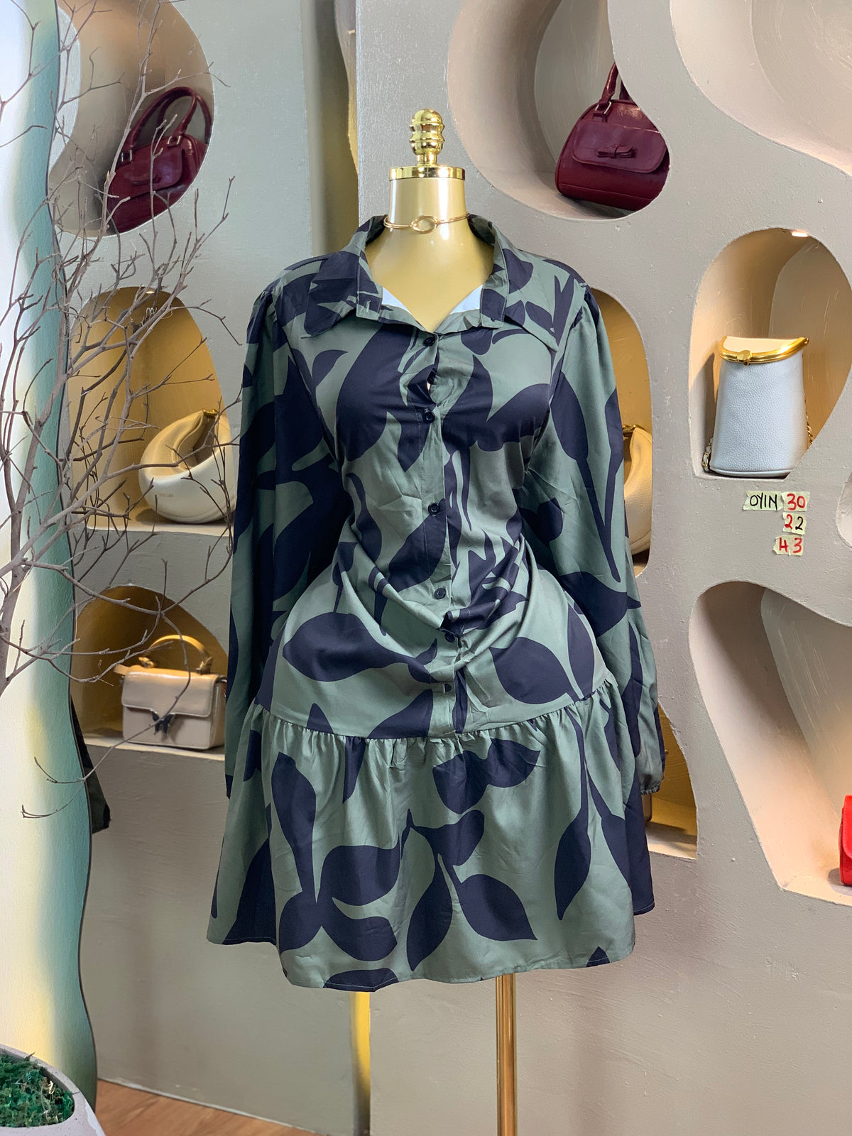 OYIN30 SIZE22 Green leaf print dress Length43