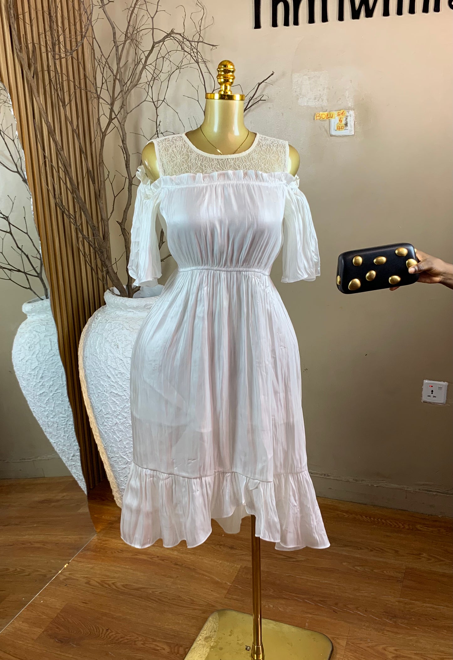 BOLU56 SIZE6 Length40 White dress