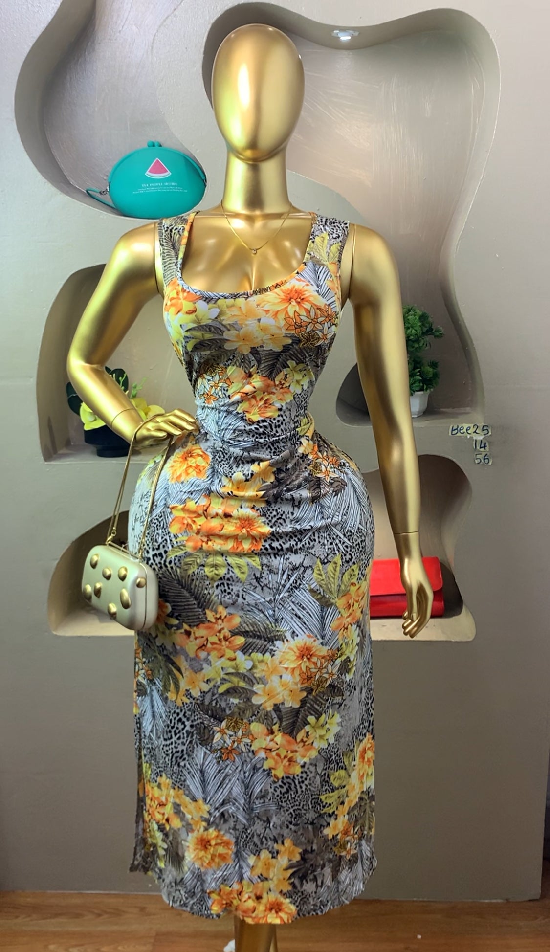 SIZE14 BEE25 Length56 (floral)