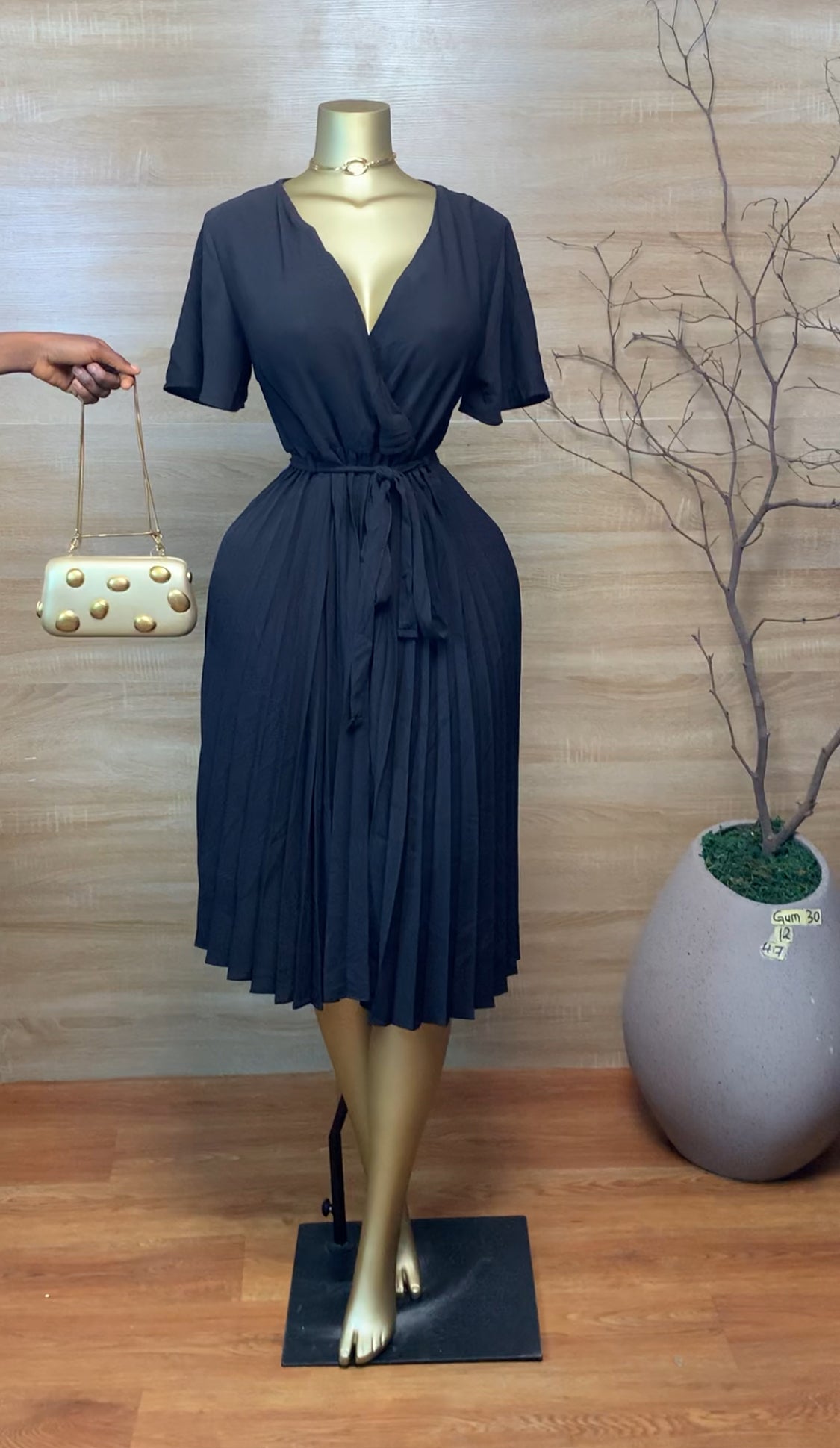 GUM30 SIZE12 Black DRESS Length47