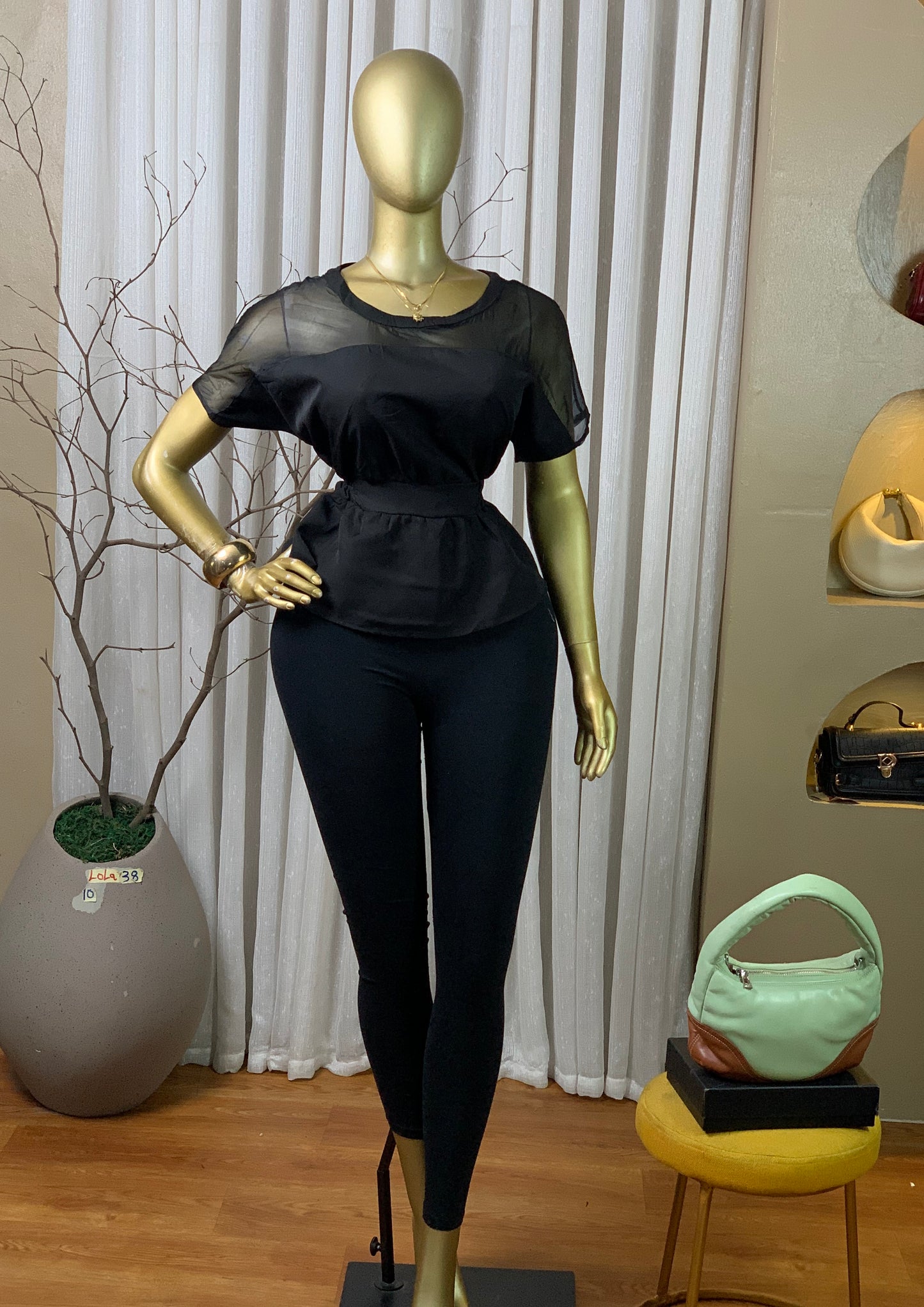 LOLA38 SIZE10 black corporate top