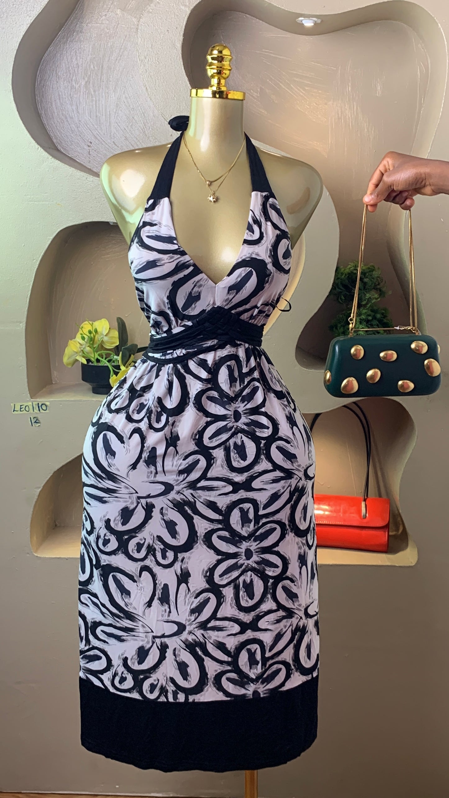 LEO110 BACKLESS DRESS SIZE12